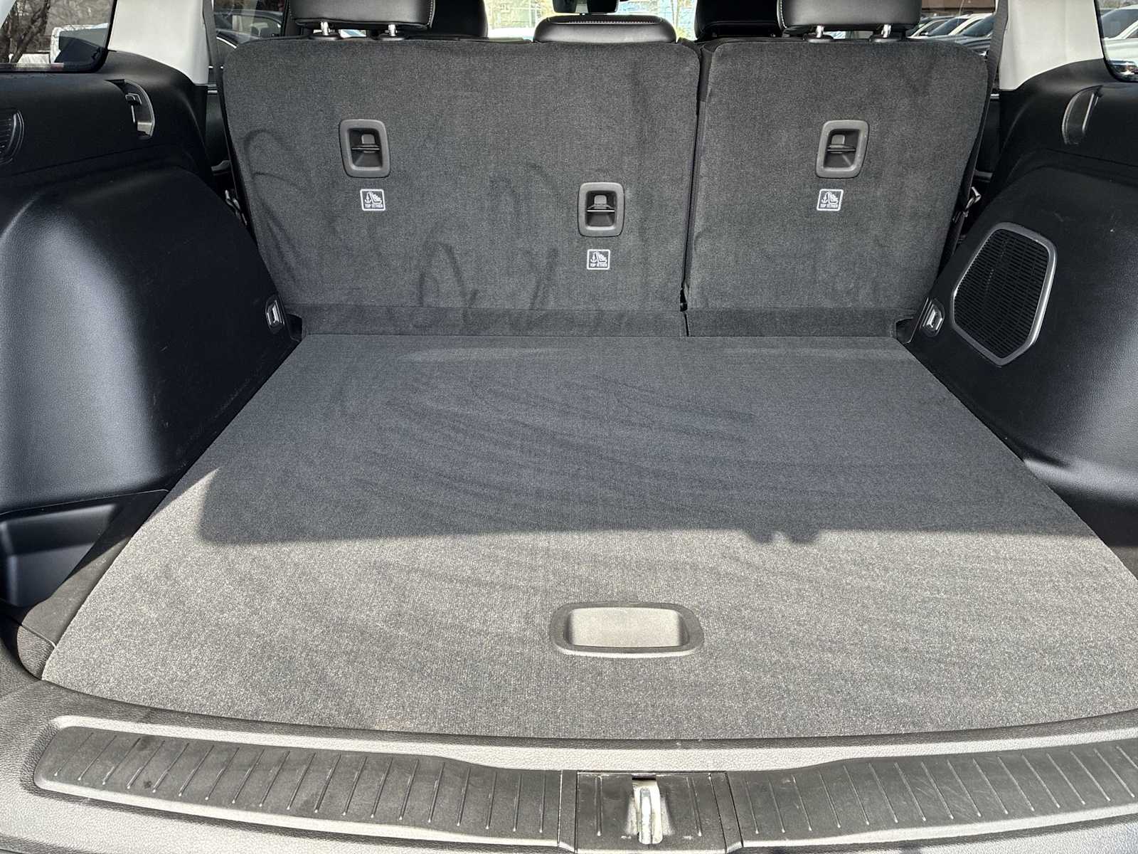 Thumbnail: 2023 Jeep Grand Cherokee - 21