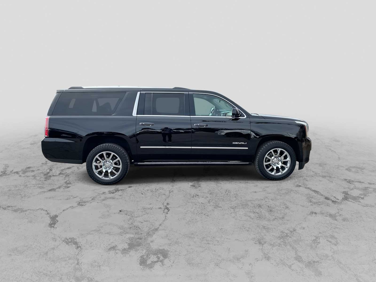 Thumbnail: 2018 GMC Yukon XL - 9