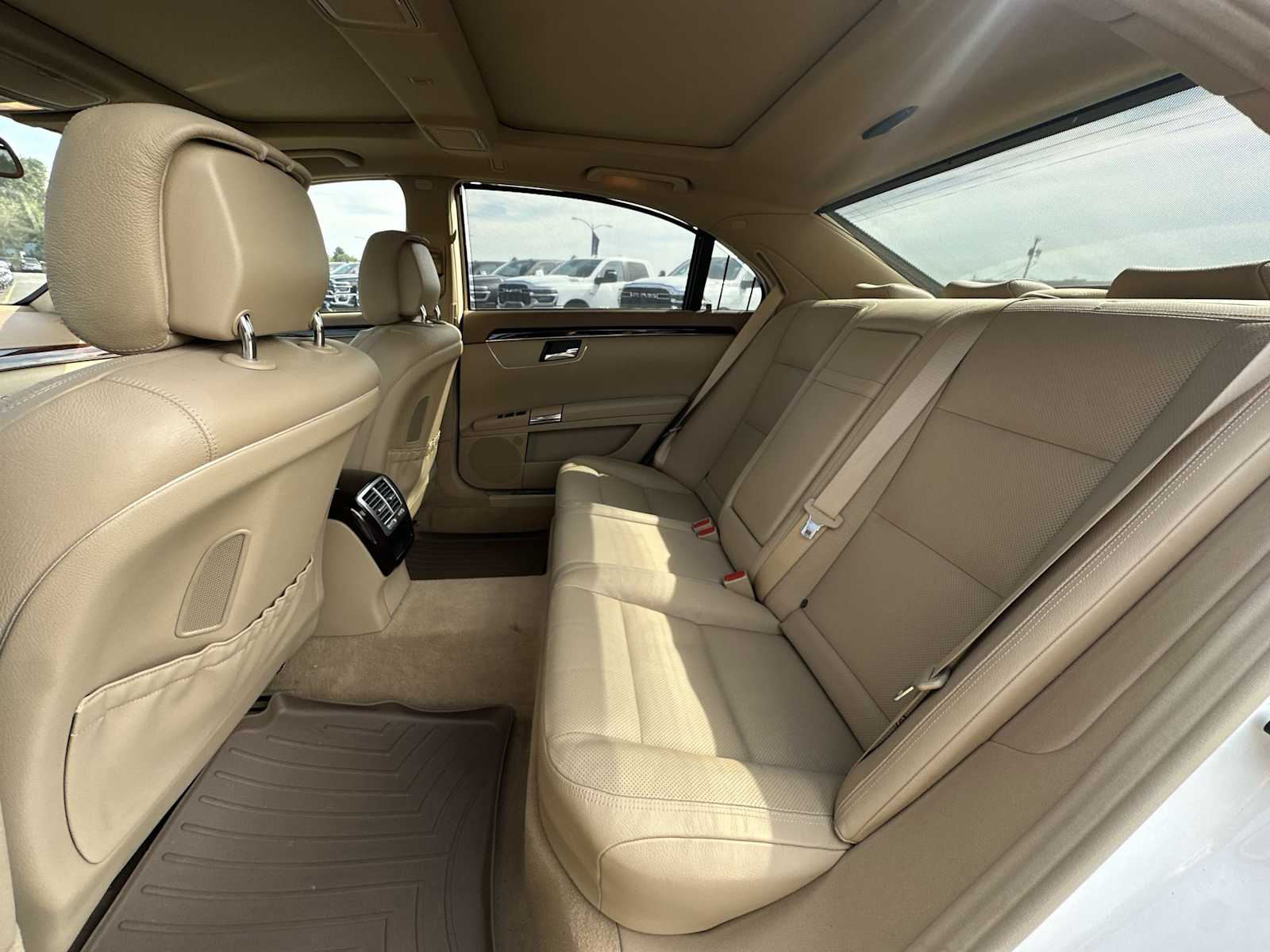 Thumbnail: 2012 Mercedes-Benz S-Class - 24
