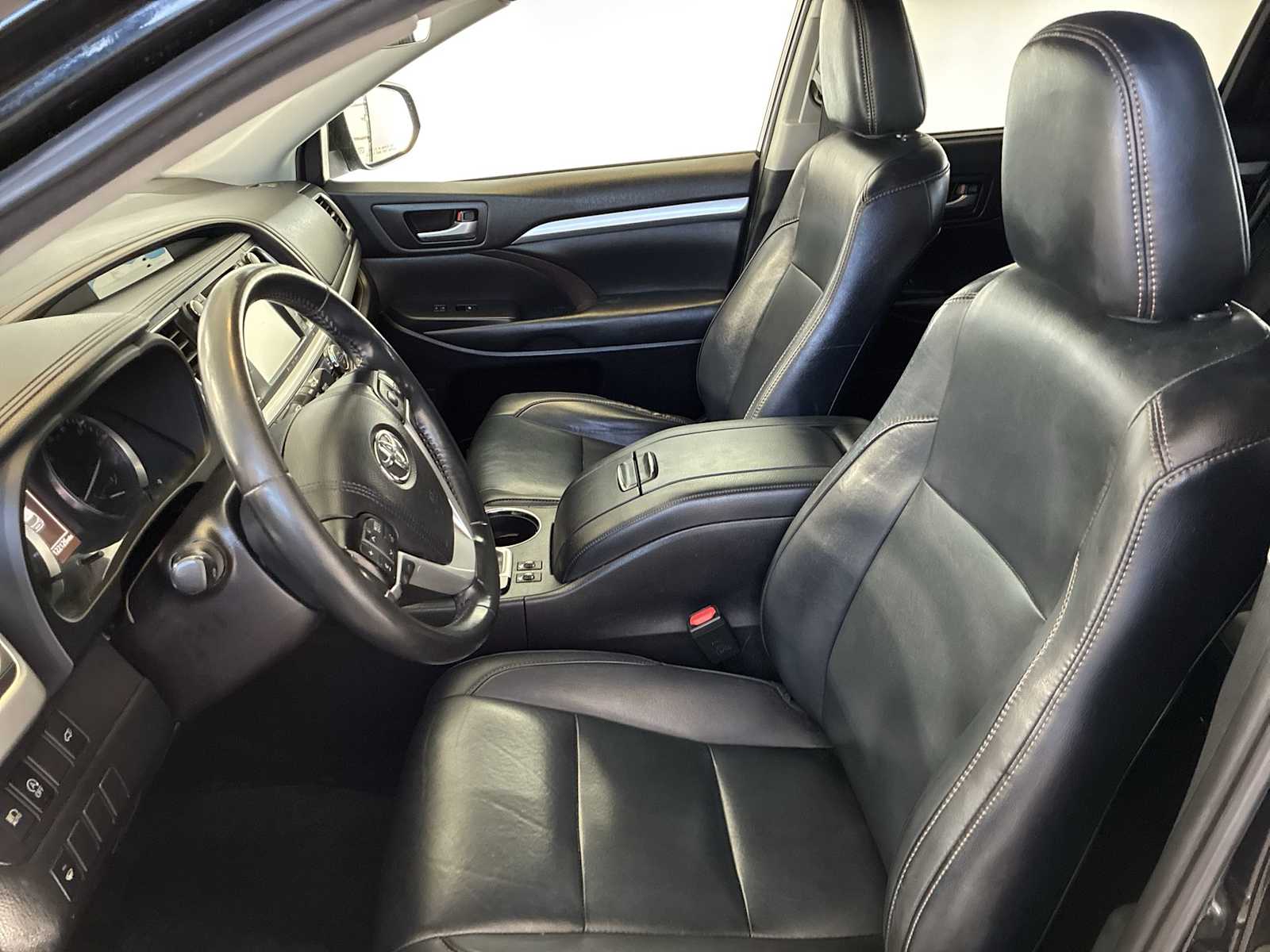 Thumbnail: 2019 Toyota Highlander - 13