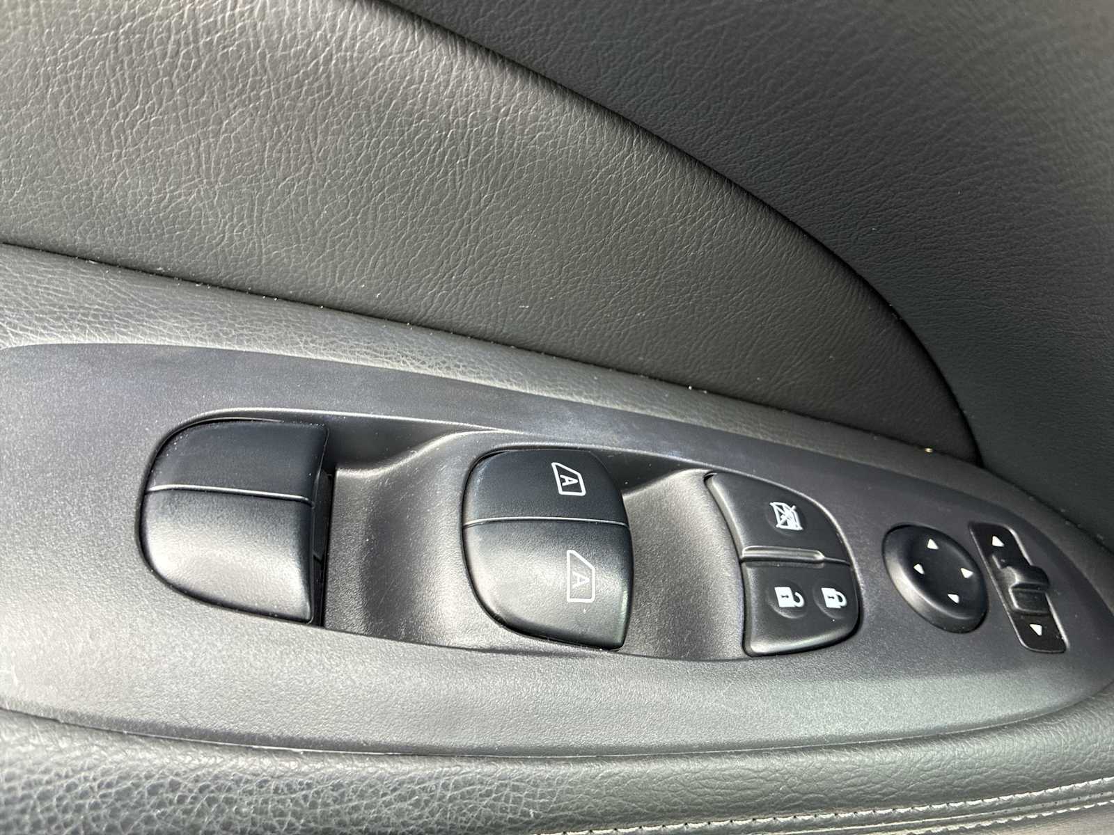 Thumbnail: 2019 Nissan Pathfinder - 15