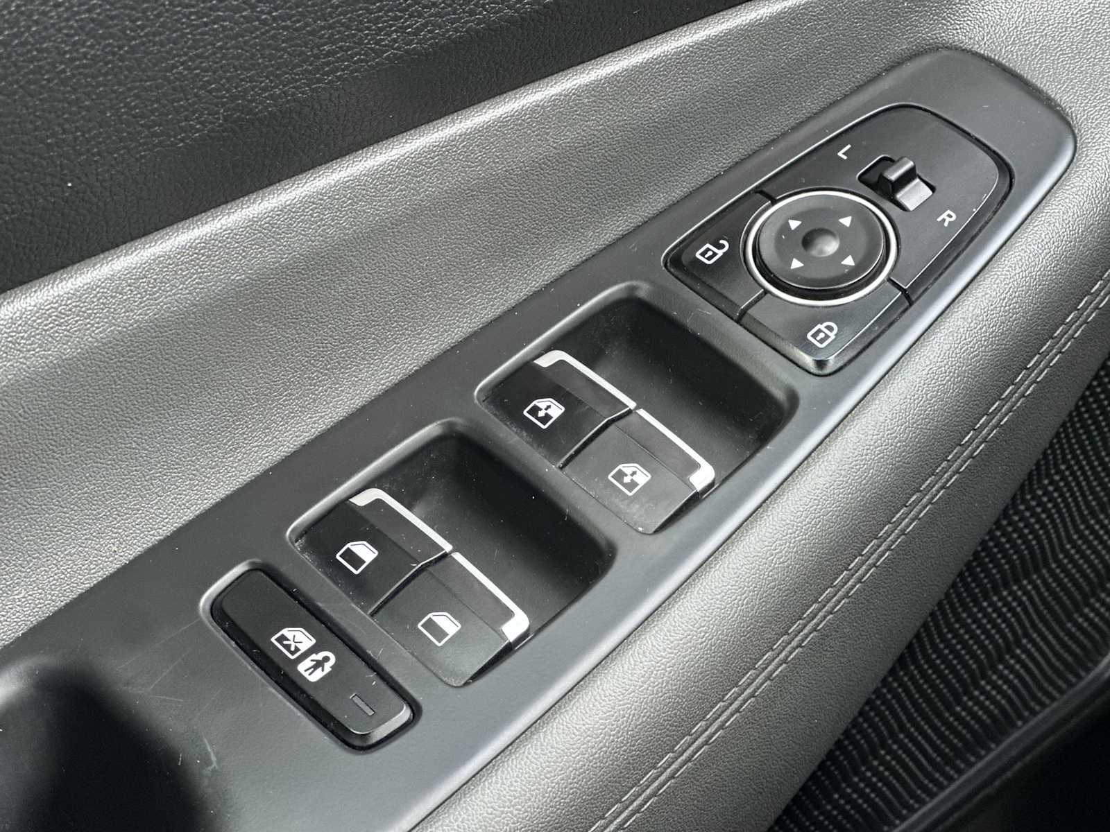 Thumbnail: 2021 Hyundai Santa Fe - 15