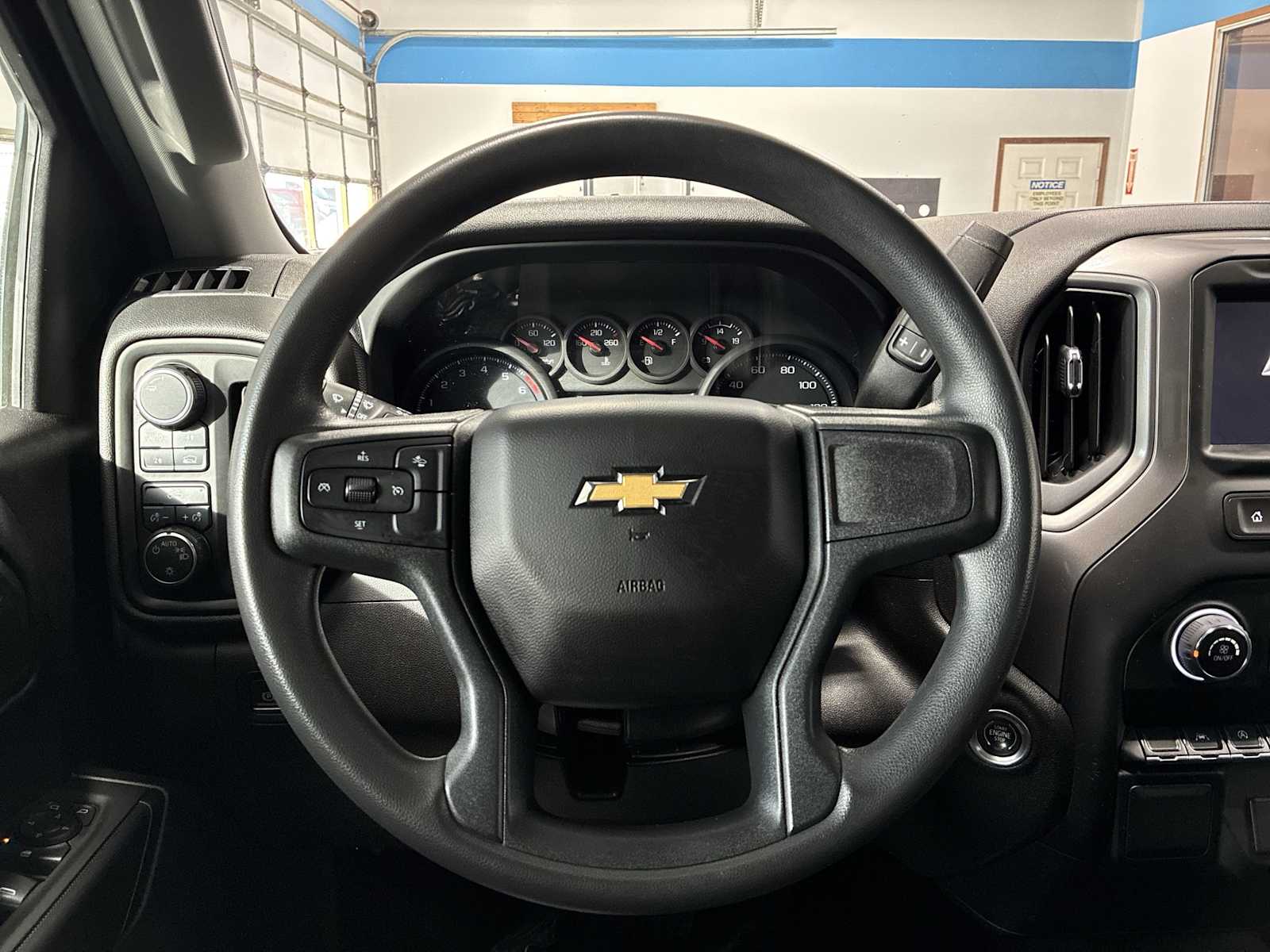 Thumbnail: 2022 Chevrolet Silverado 1500 - 11