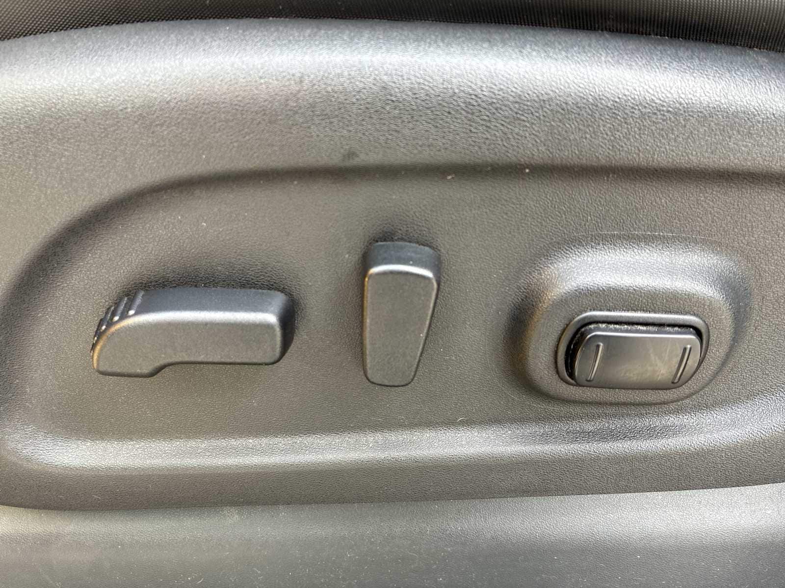 Thumbnail: 2017 Nissan Titan - 14