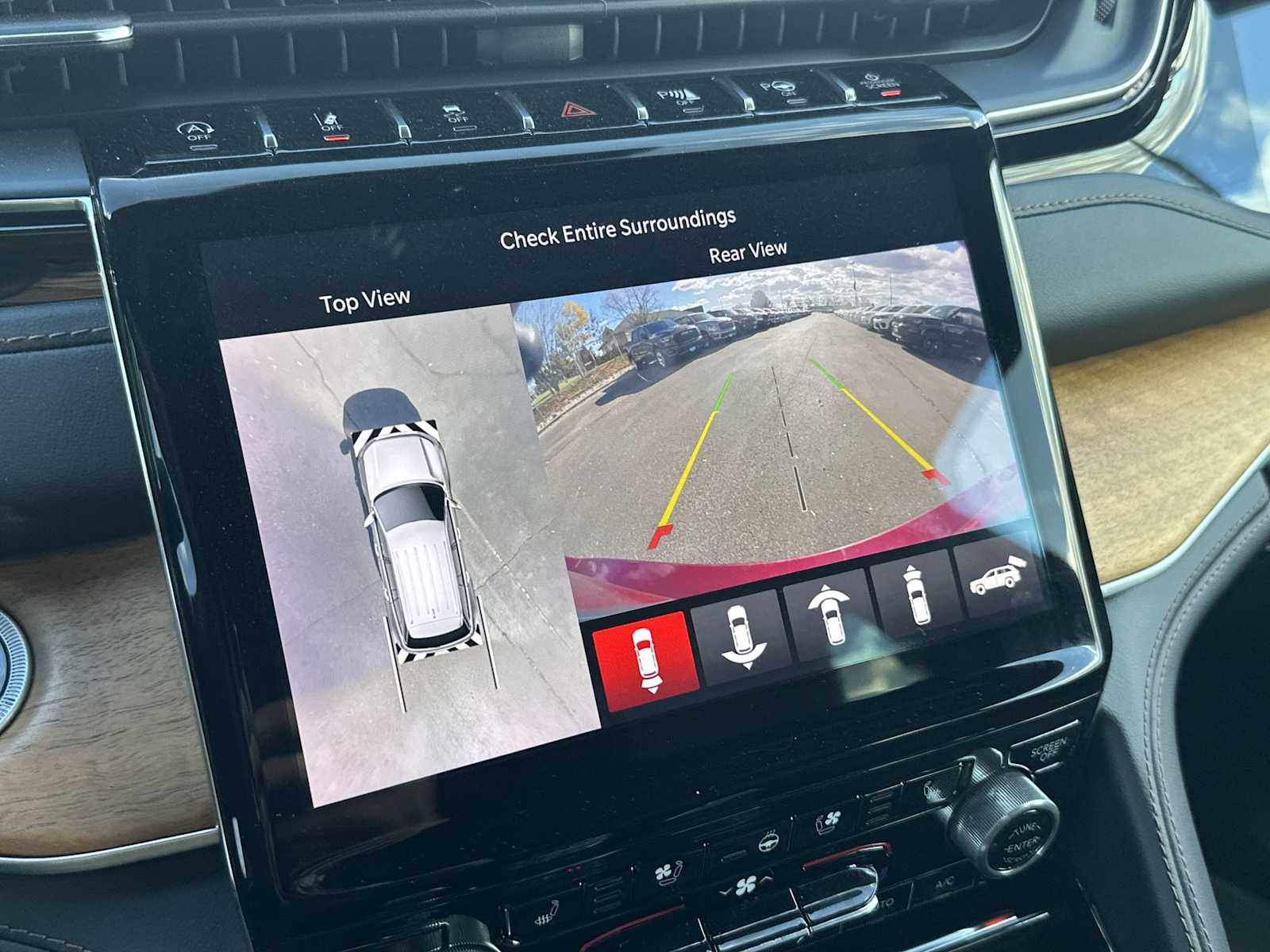 Thumbnail: 2023 Jeep Grand Cherokee - 23