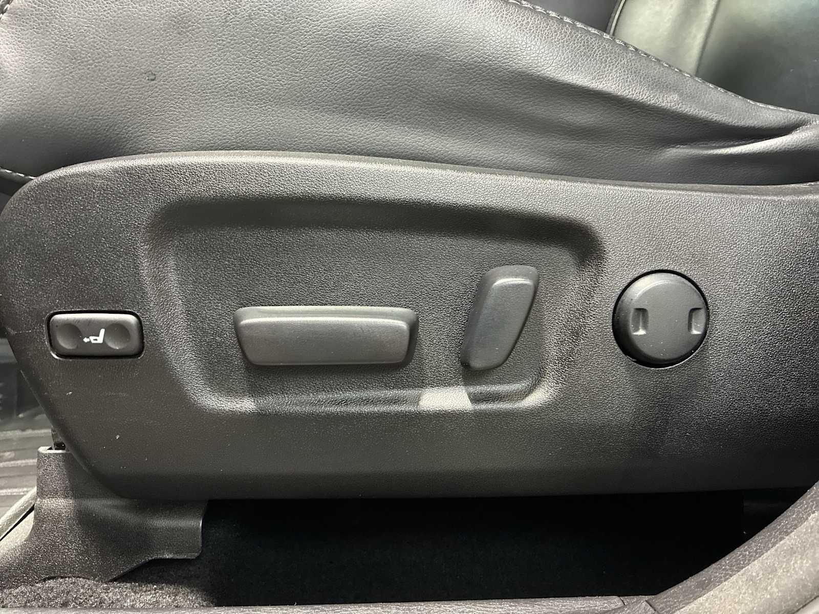 Thumbnail: 2018 Toyota Highlander - 14