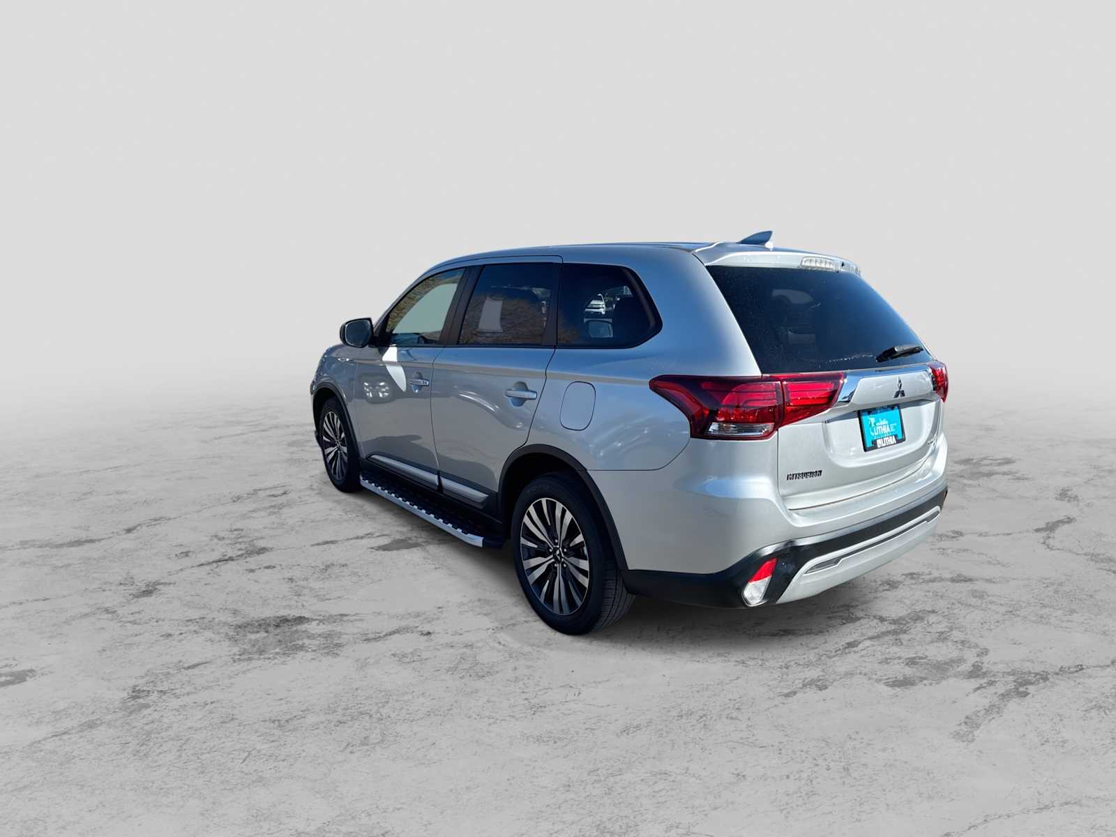 Thumbnail: 2019 Mitsubishi Outlander - 6