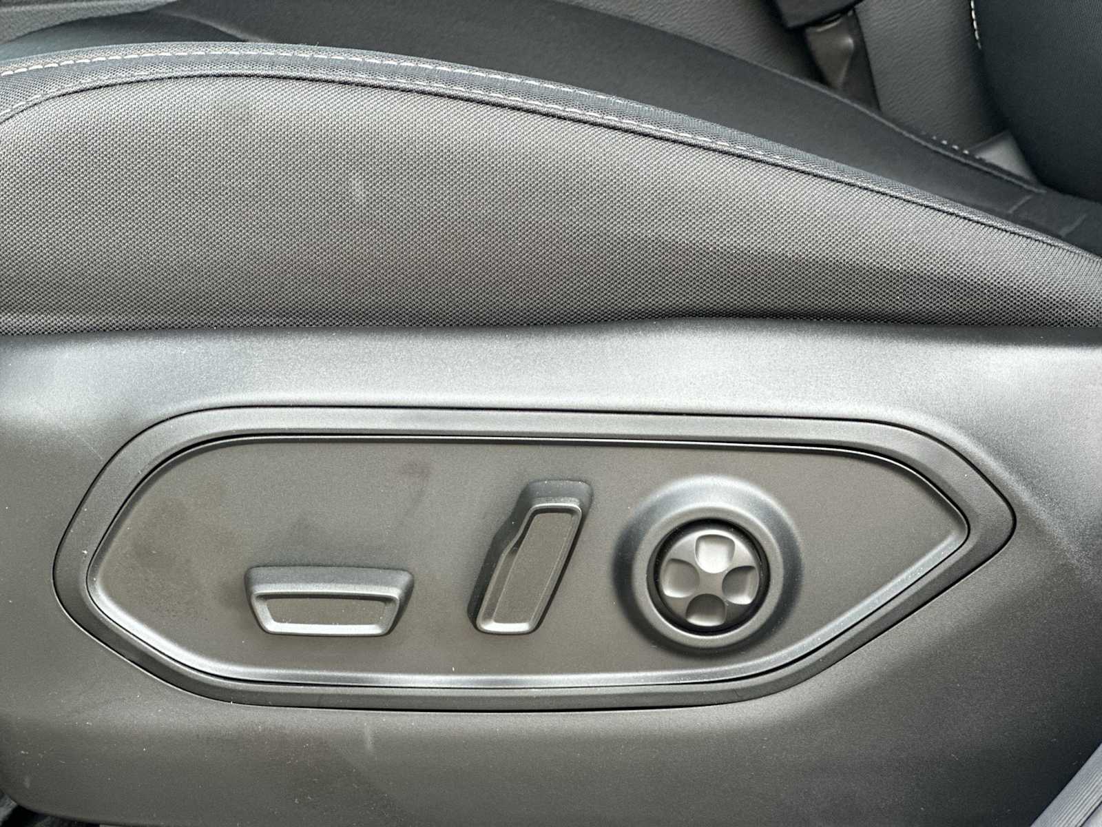 Thumbnail: 2025 Jeep Grand Cherokee - 14