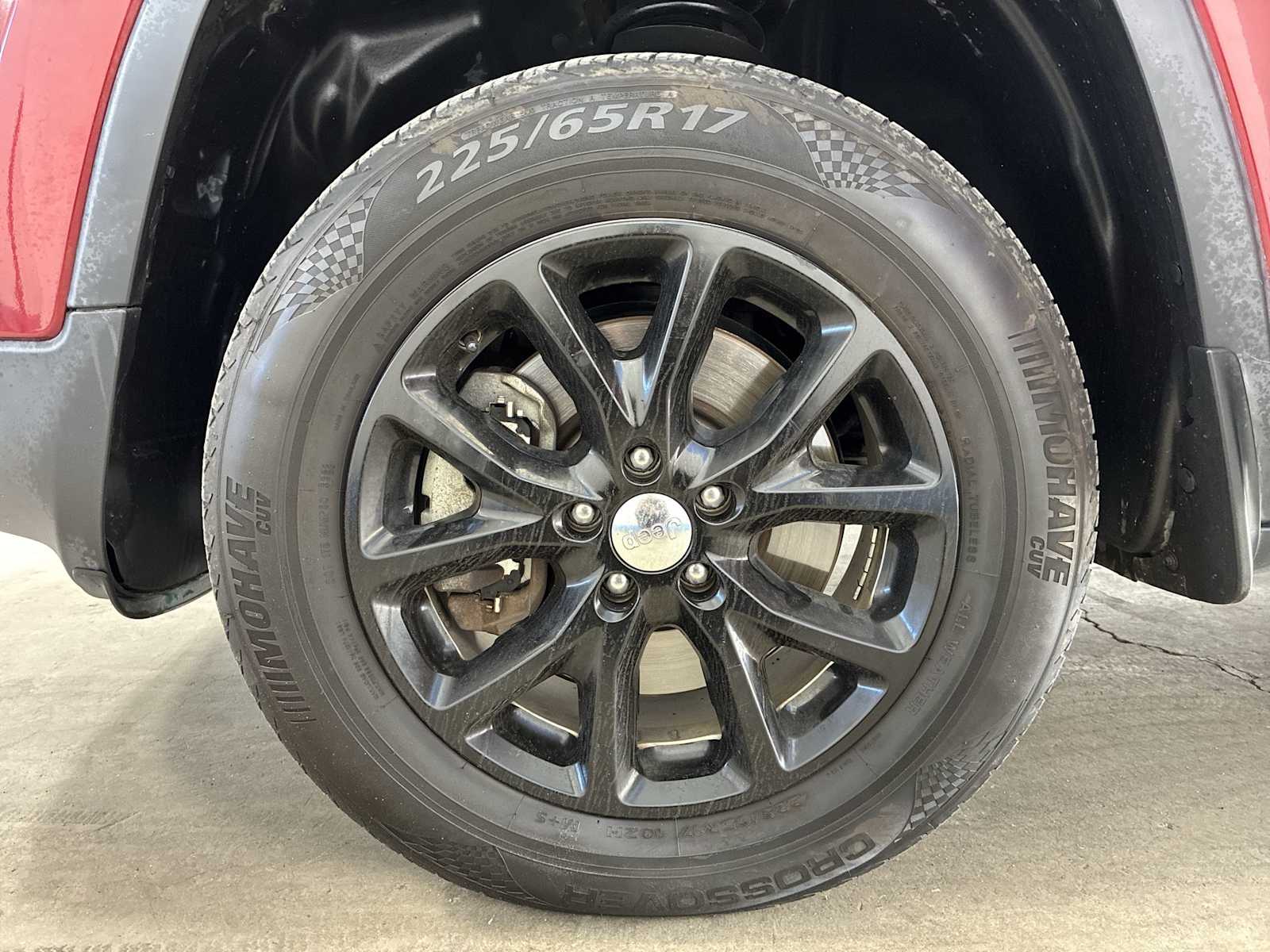 Thumbnail: 2015 Jeep Cherokee - 18