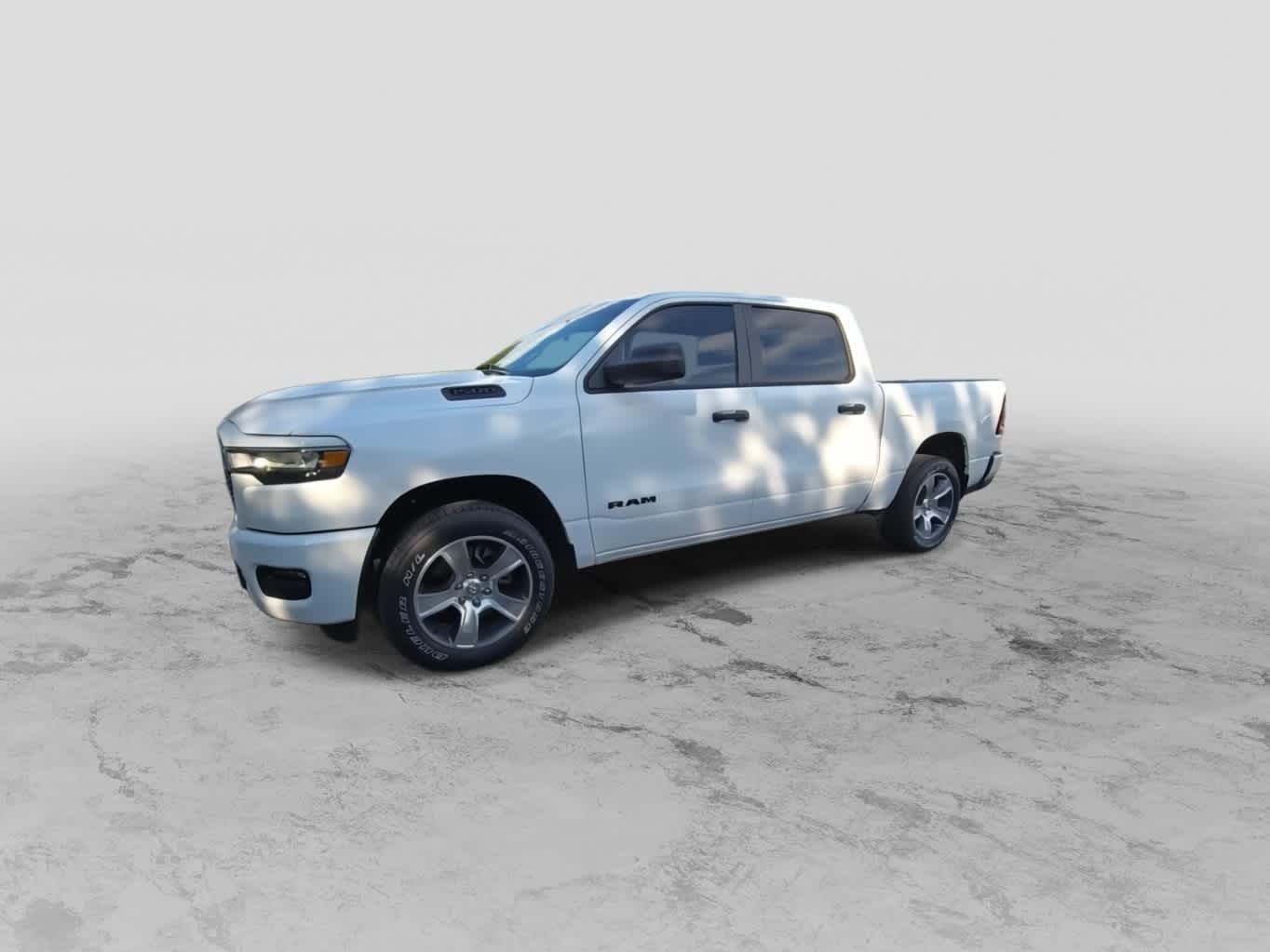 Thumbnail: 2025 RAM 1500 - 4