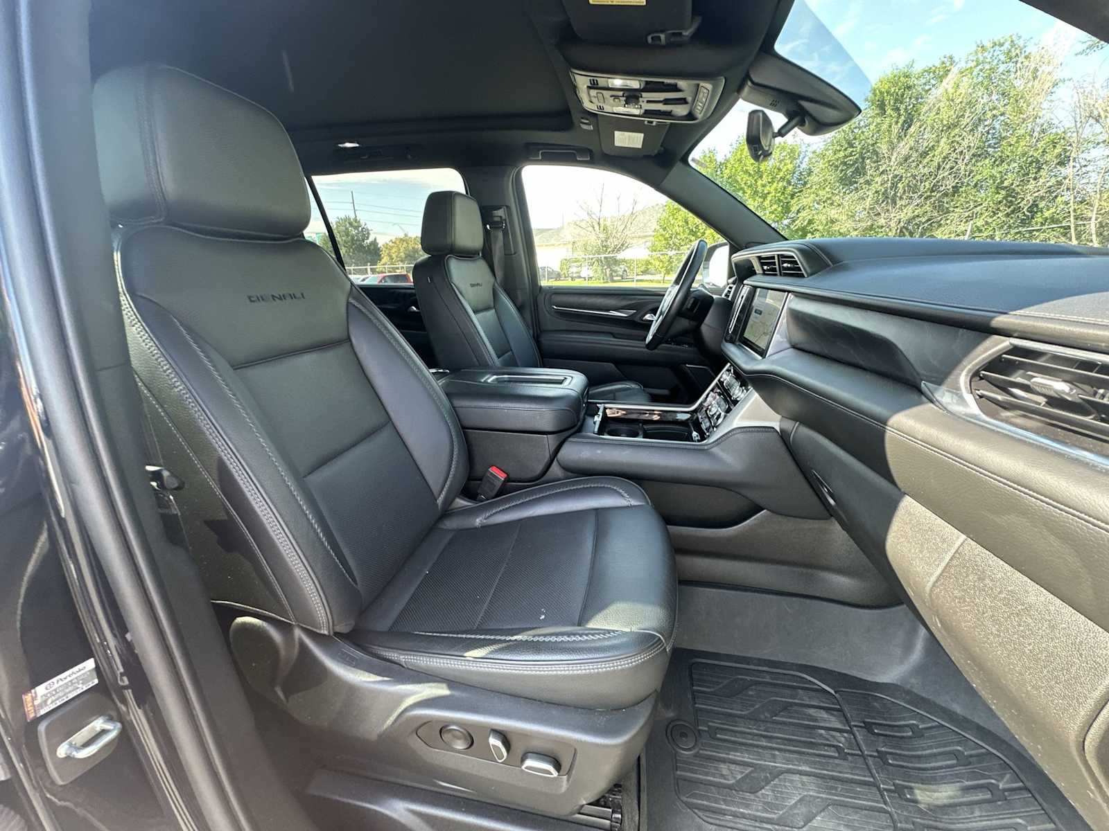 Thumbnail: 2022 GMC Yukon XL - 26