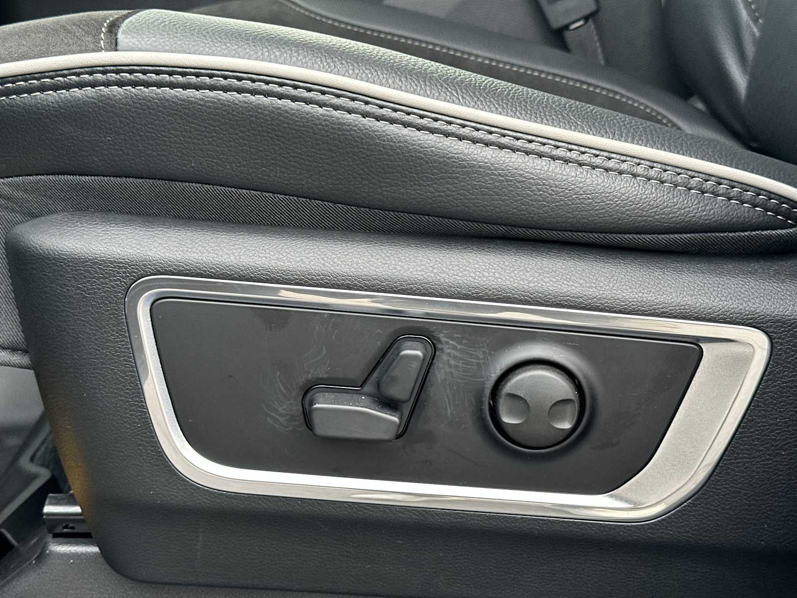 Thumbnail: 2026 RAM 1500 - 14