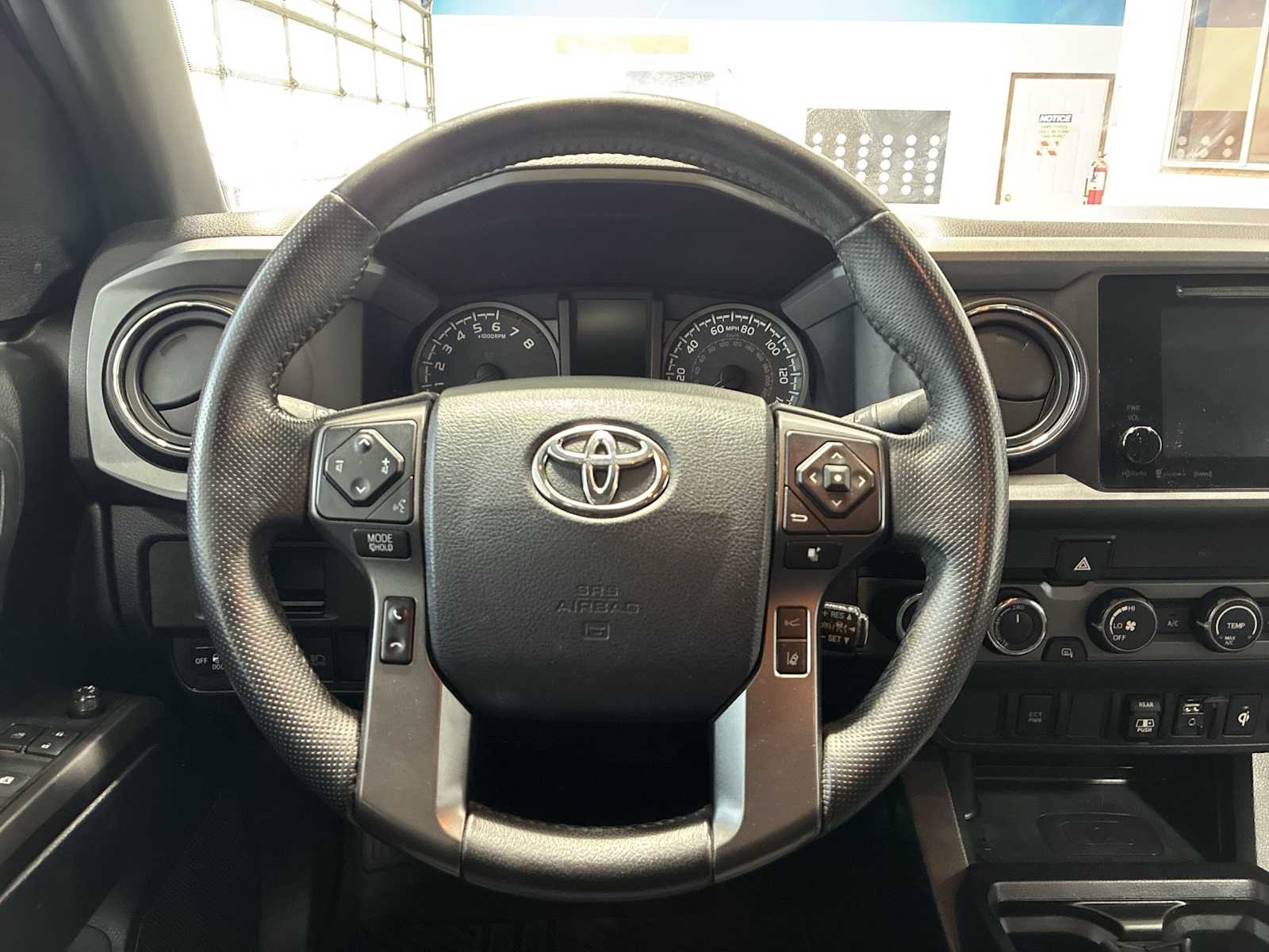 Thumbnail: 2019 Toyota Tacoma - 11