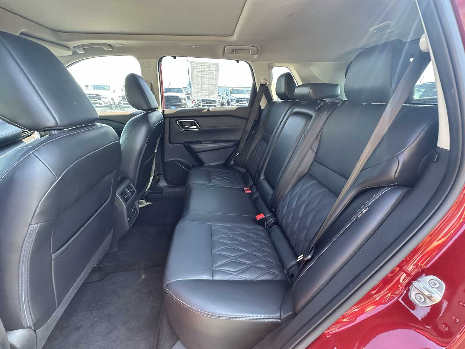 Thumbnail: 2022 Nissan Rogue - 24