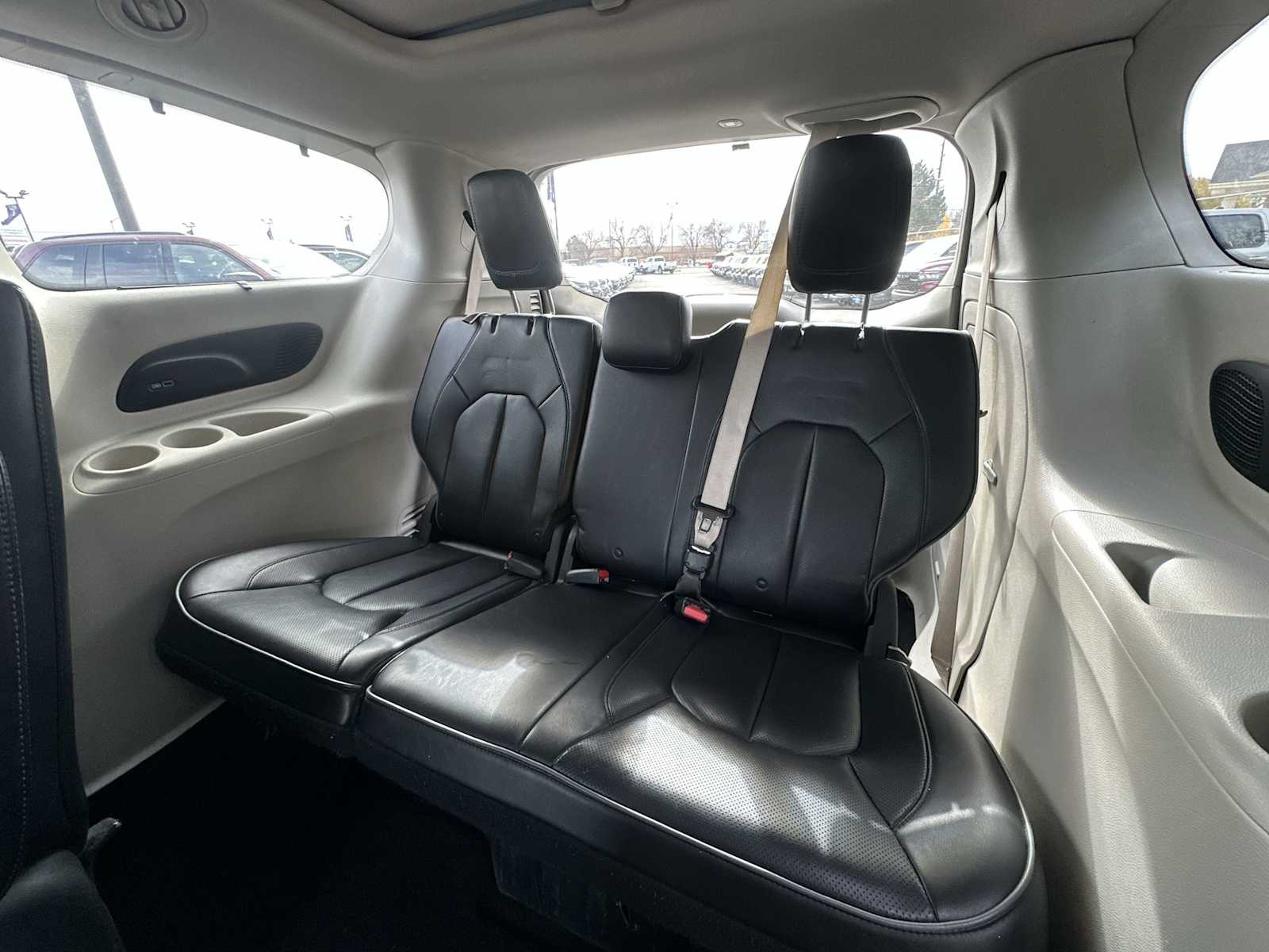 Thumbnail: 2018 Chrysler Pacifica - 24