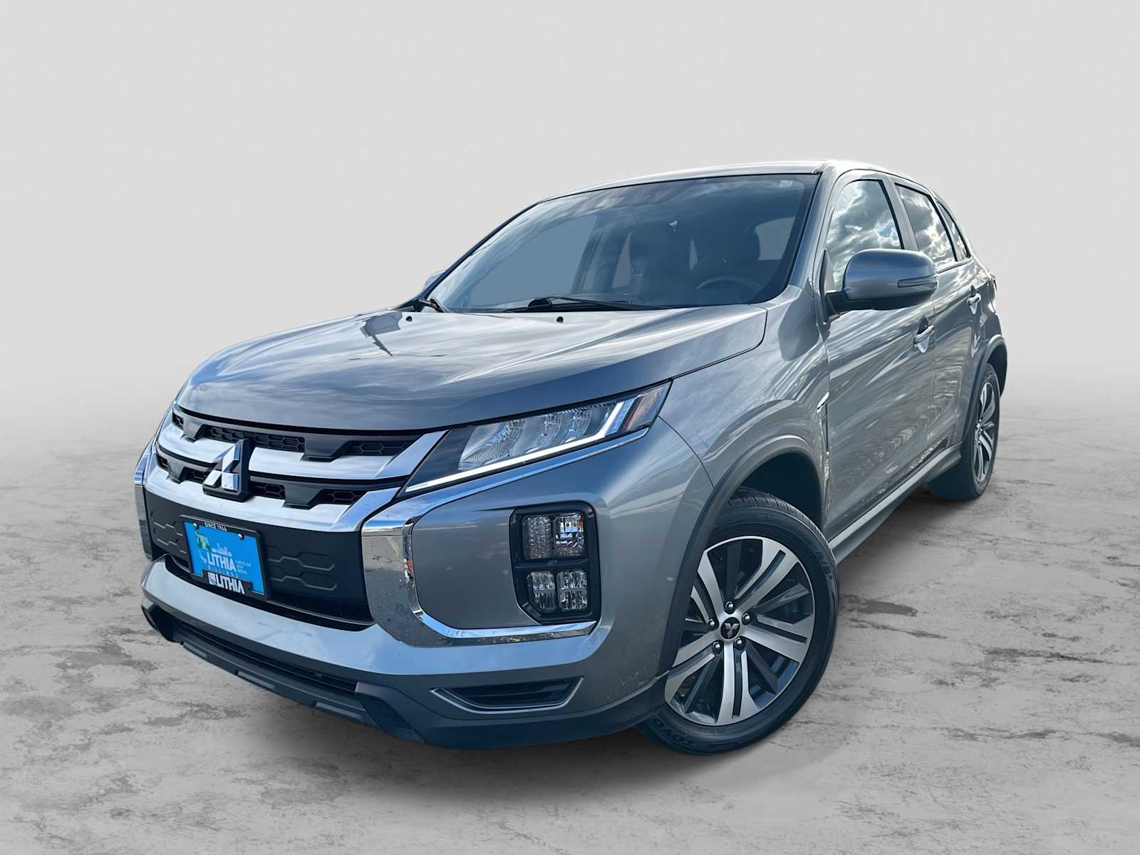 2024 Mitsubishi Outlander Sport SE's photo