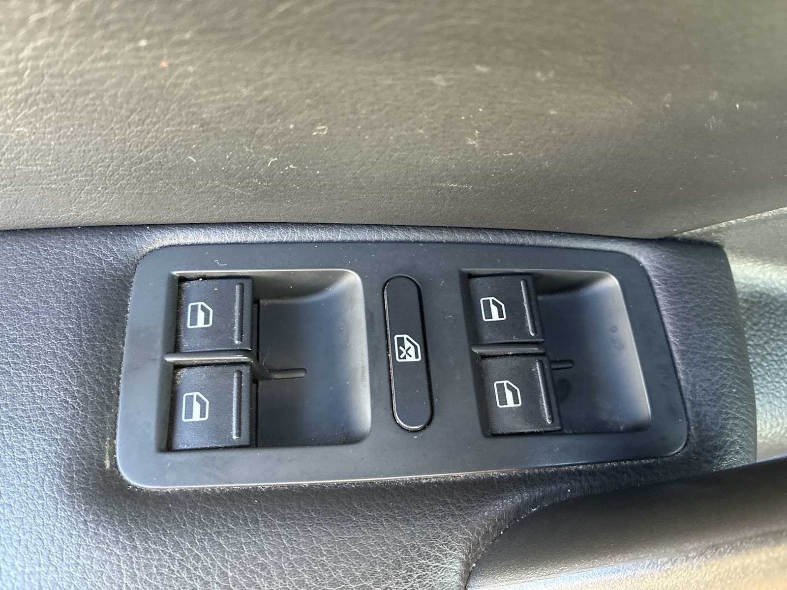 Thumbnail: 2015 Volkswagen Passat - 15