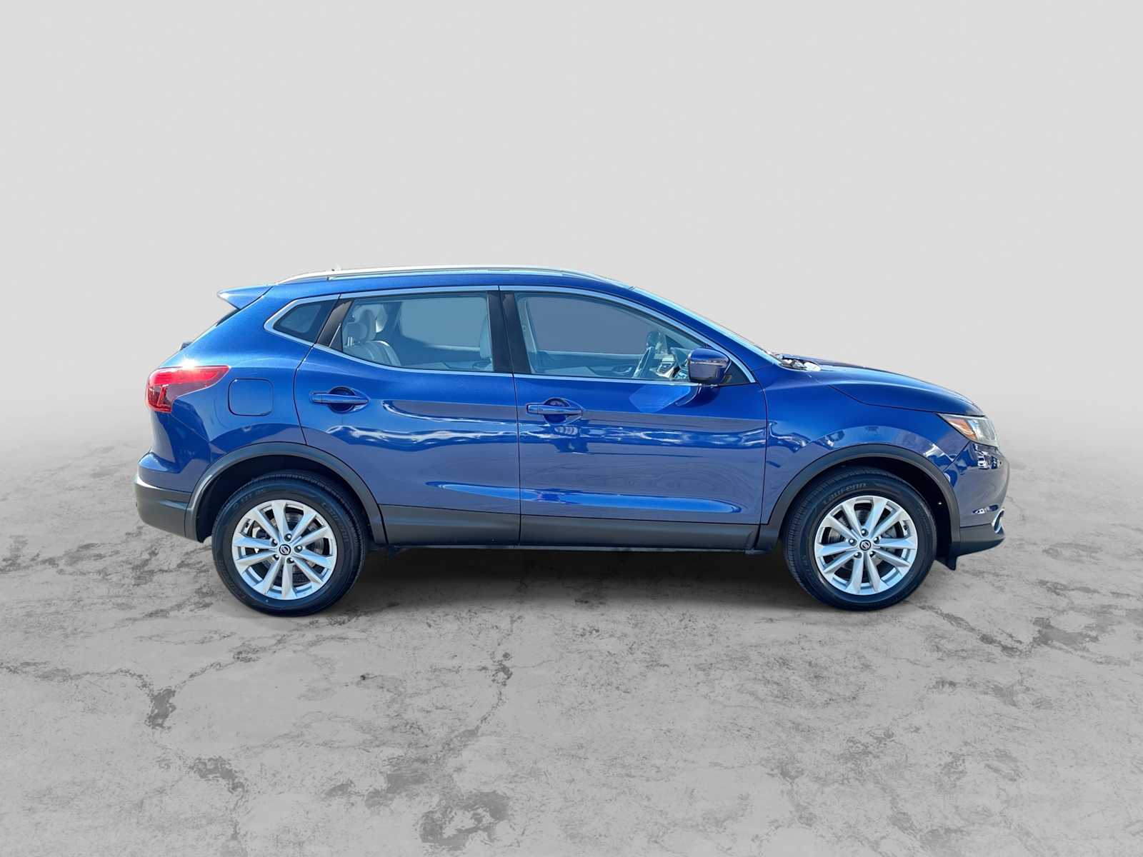 Thumbnail: 2019 Nissan Rogue Sport - 9