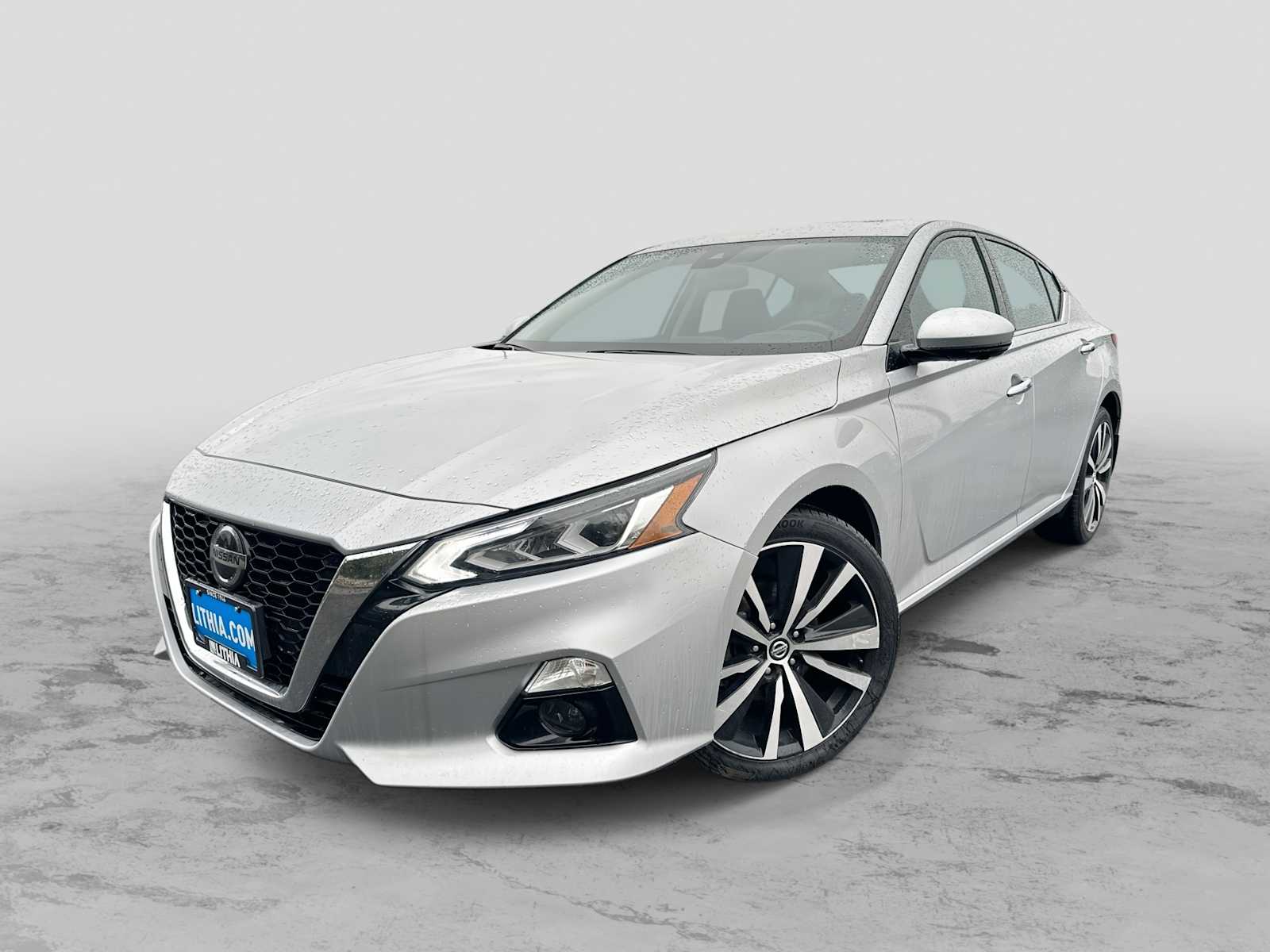 2022 Nissan Altima Platinum's photo
