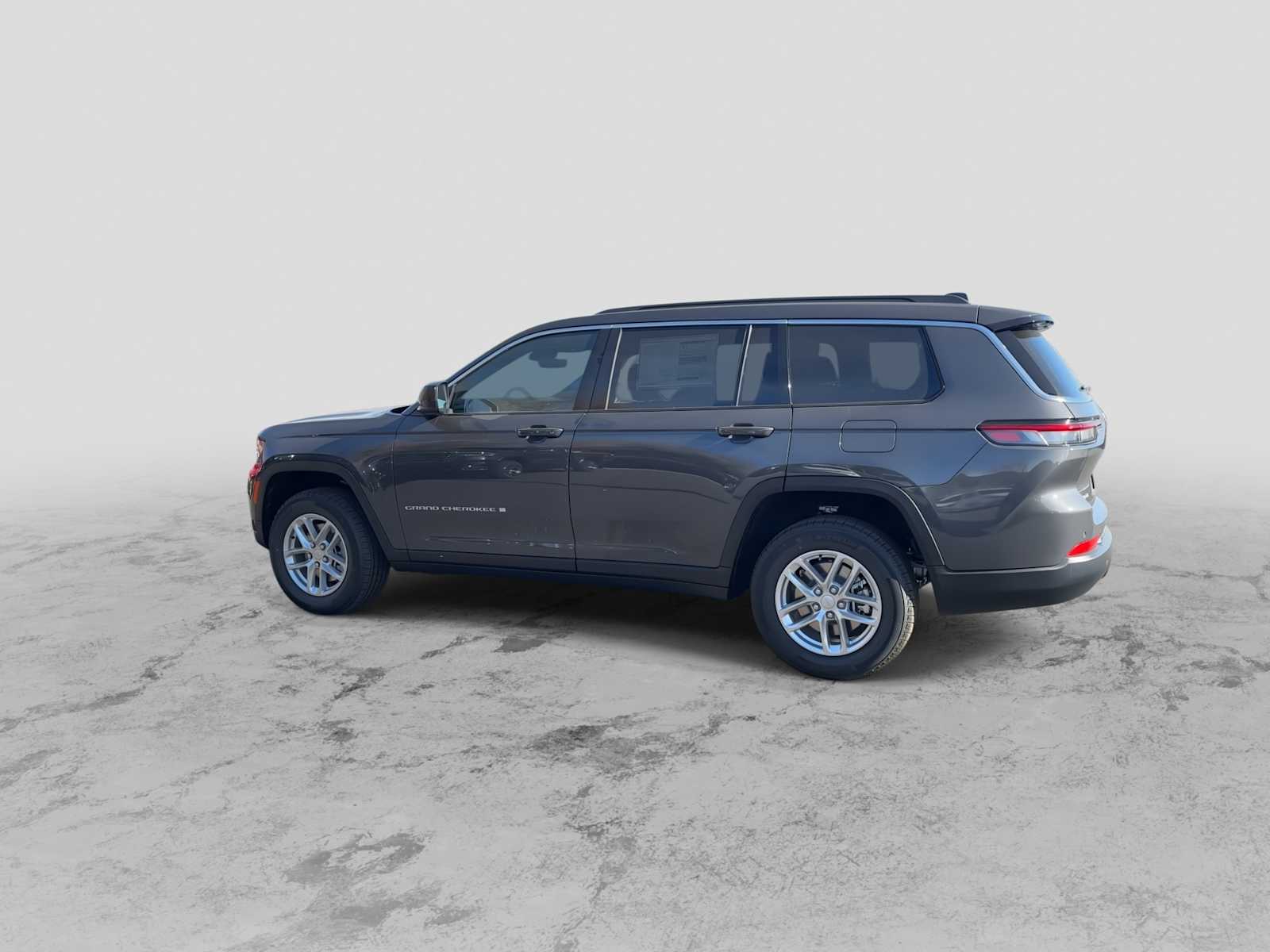 Thumbnail: 2025 Jeep Grand Cherokee - 6