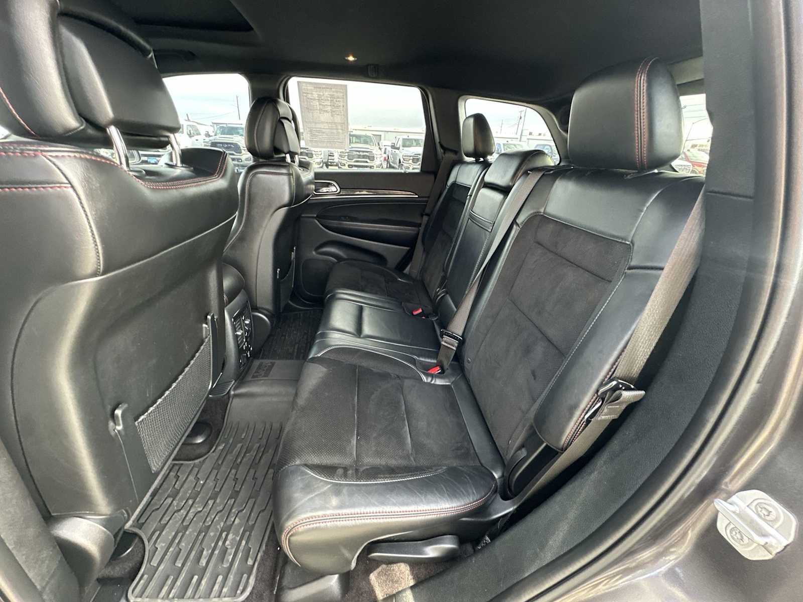 Thumbnail: 2017 Jeep Grand Cherokee - 25