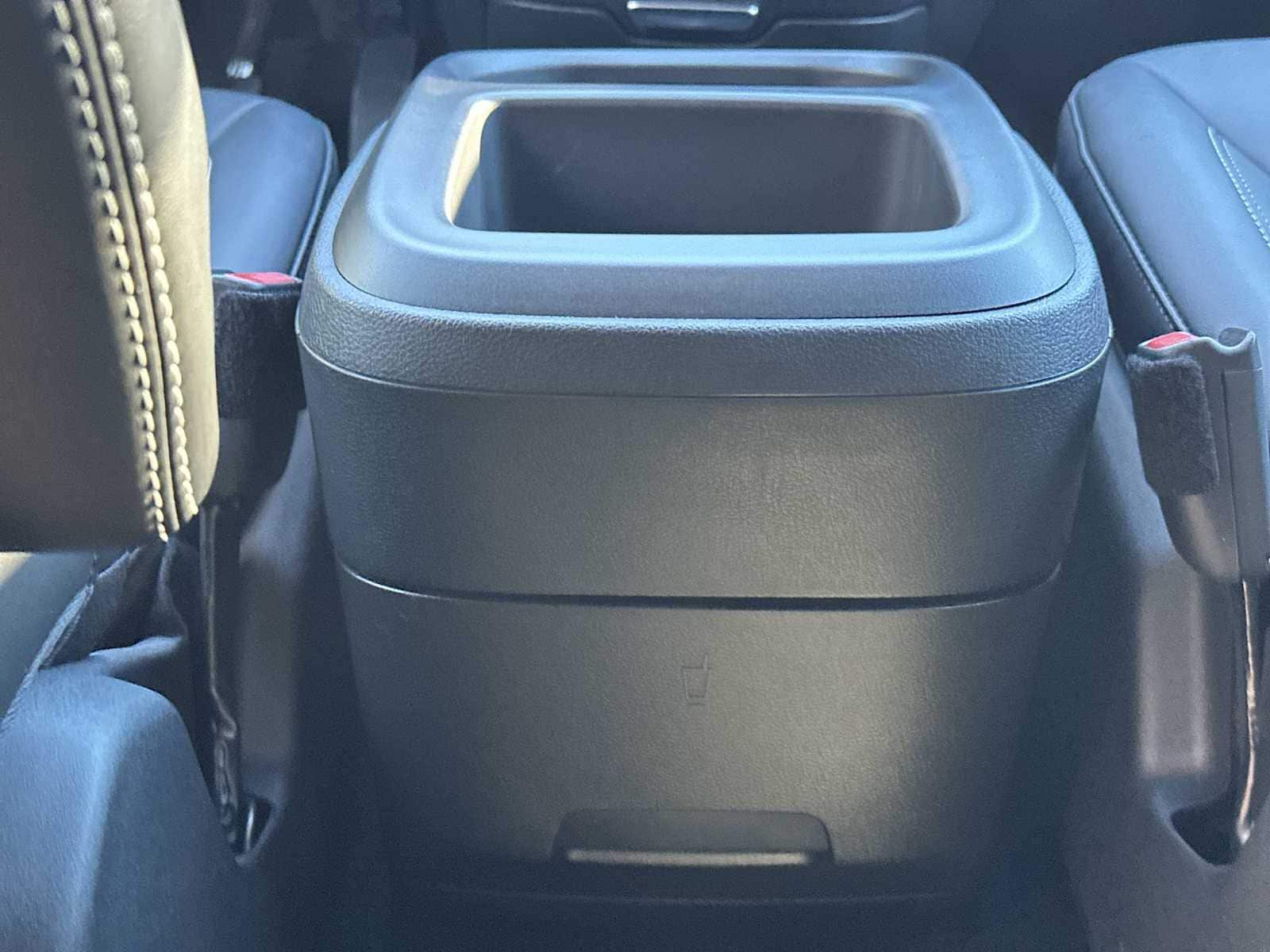 Thumbnail: 2026 Chrysler Voyager - 20