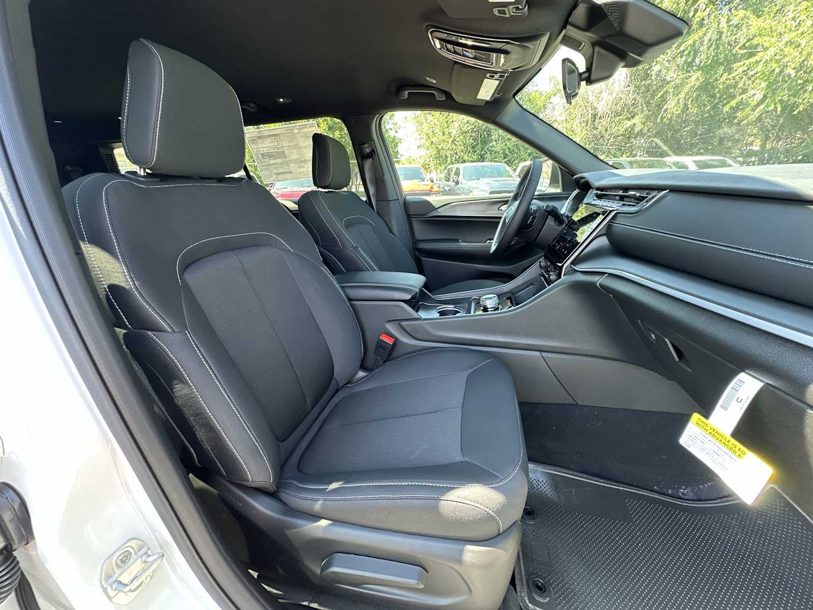 Thumbnail: 2025 Jeep Grand Cherokee - 24