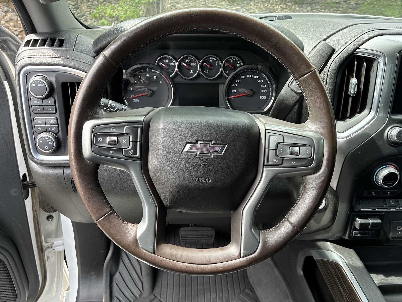 Thumbnail: 2022 Chevrolet Silverado 1500 - 10