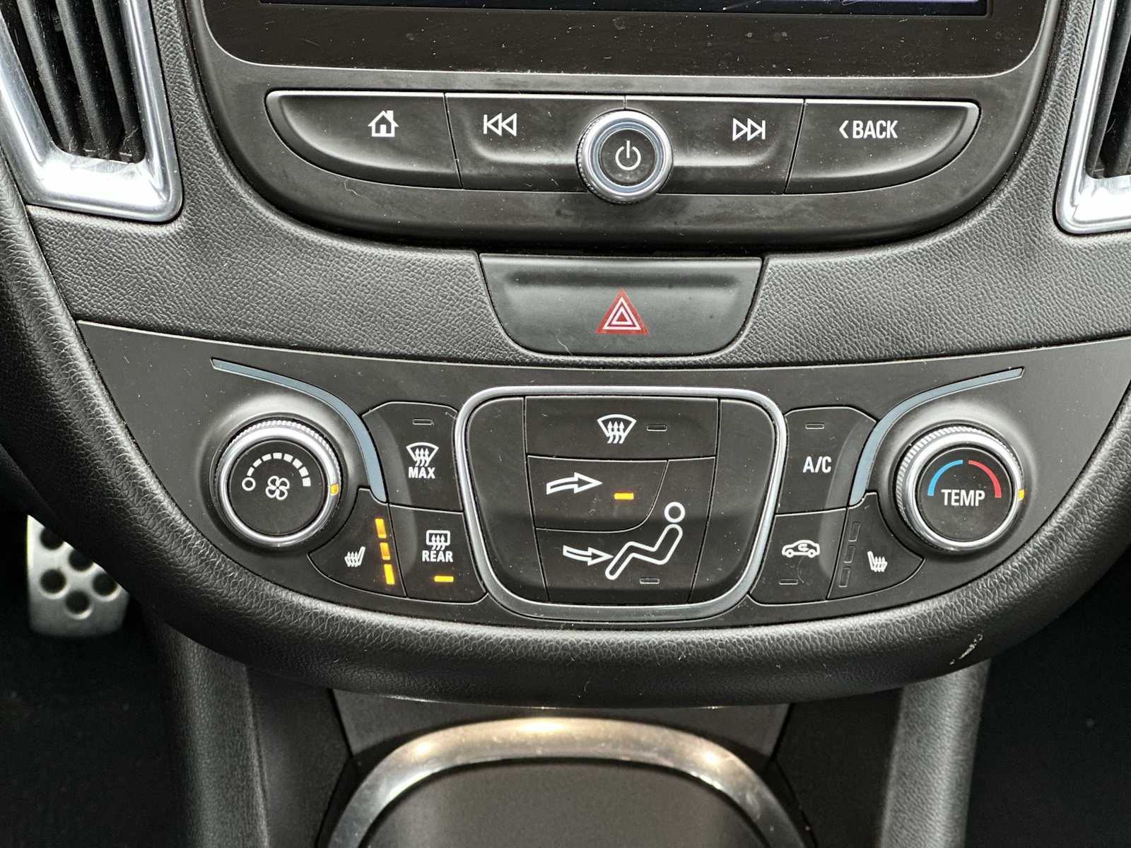 Thumbnail: 2016 Chevrolet Malibu - 16