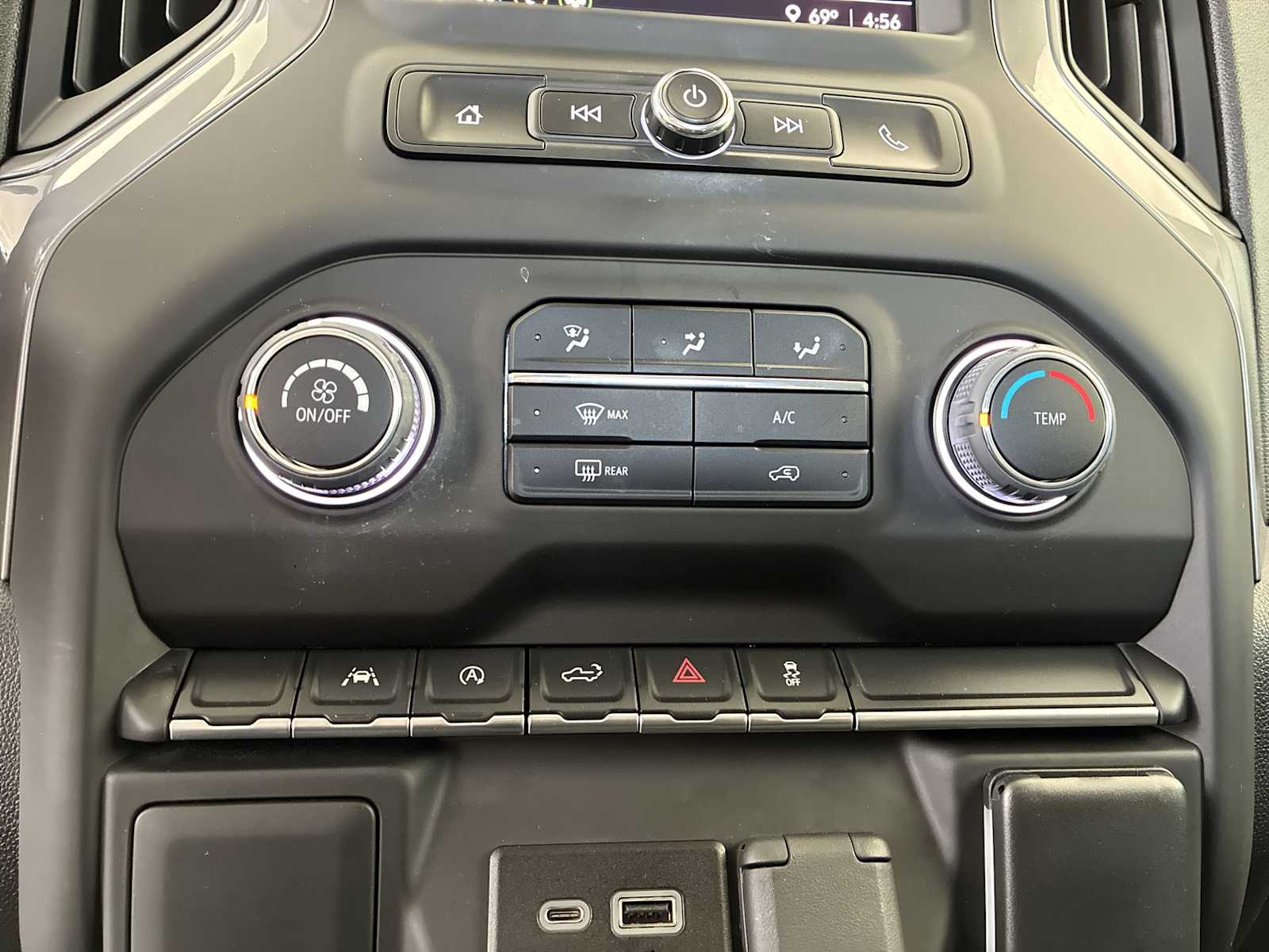 Thumbnail: 2022 Chevrolet Silverado 1500 - 16