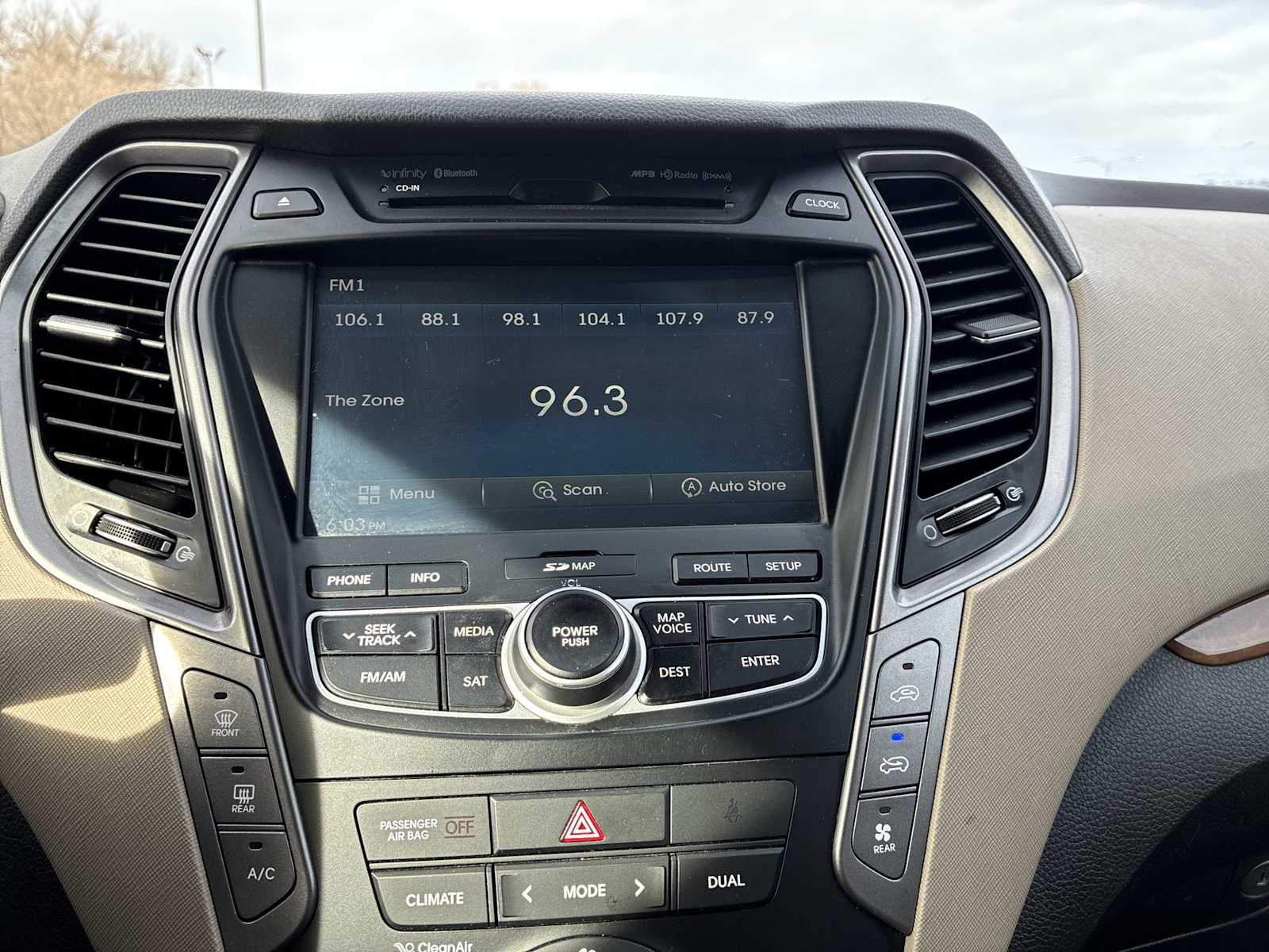 Thumbnail: 2016 Hyundai Santa Fe - 12