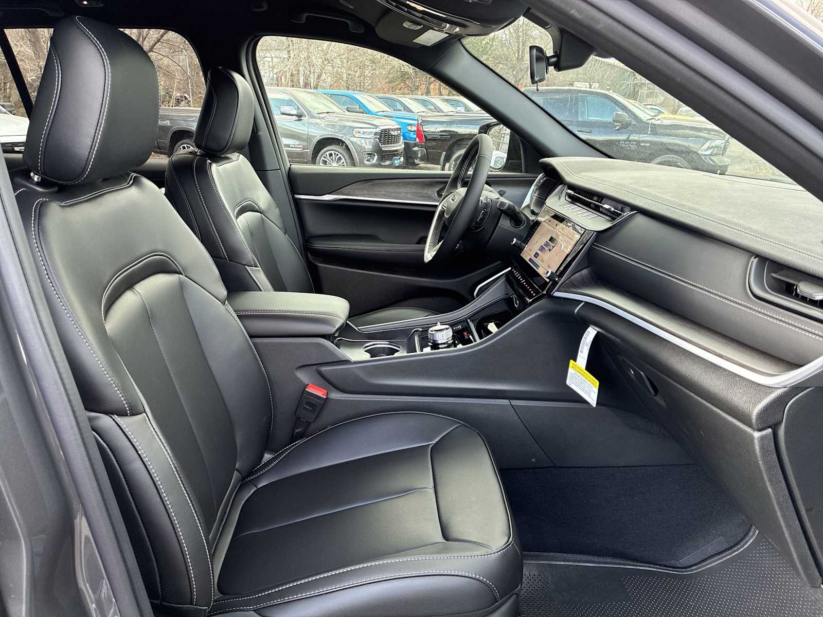 Thumbnail: 2026 Jeep Grand Cherokee - 25