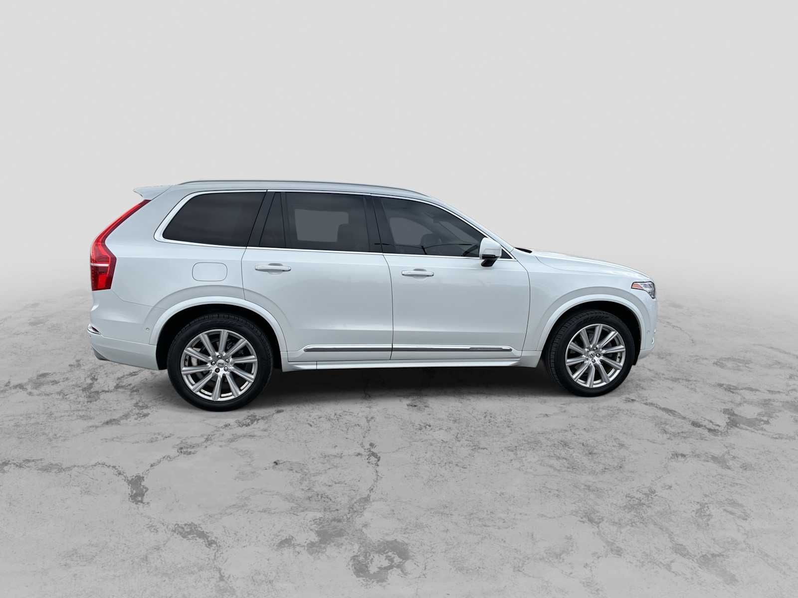 Thumbnail: 2017 Volvo XC90 - 13