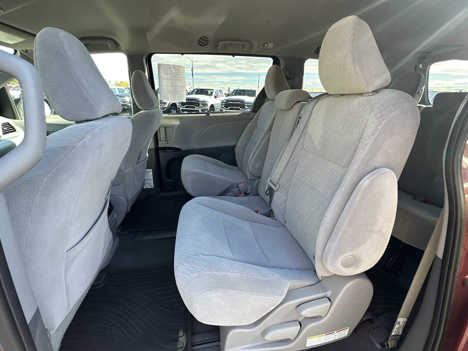 Thumbnail: 2020 Toyota Sienna - 22