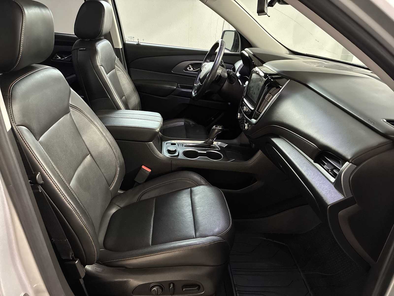 Thumbnail: 2019 Chevrolet Traverse - 27