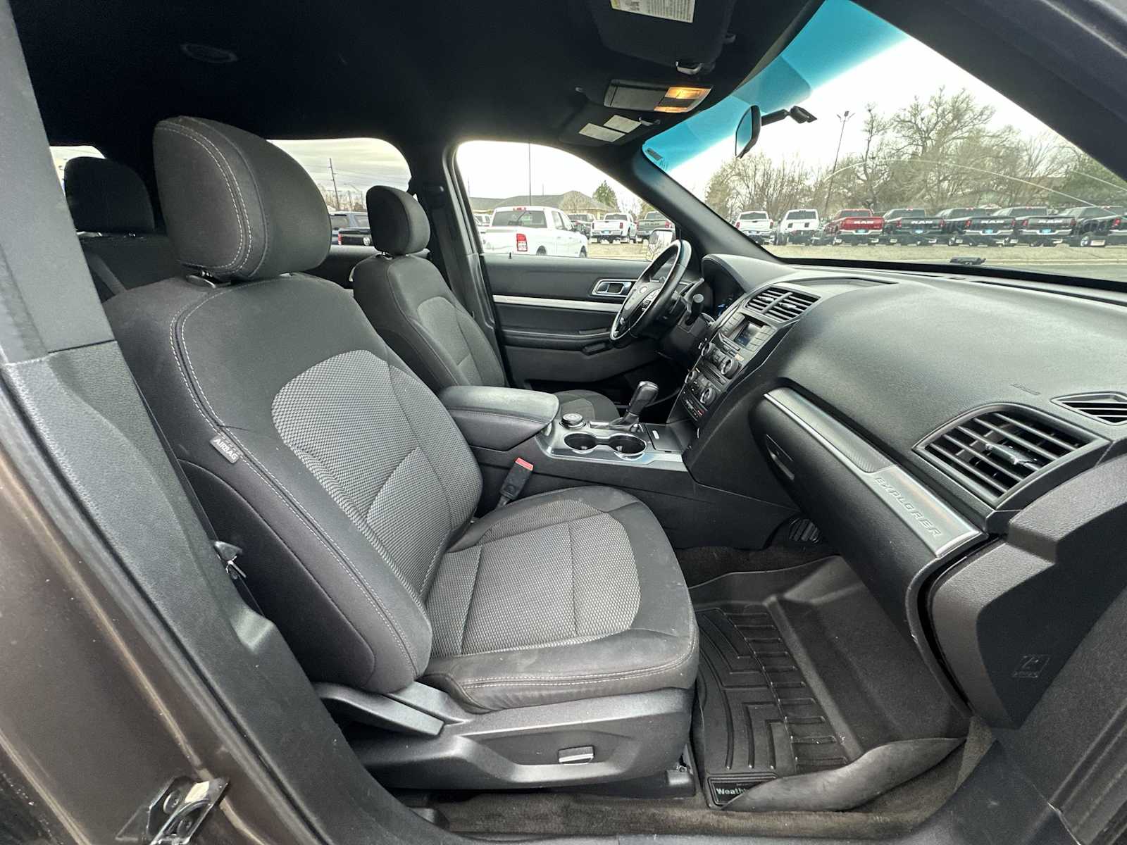 Thumbnail: 2016 Ford Explorer - 24