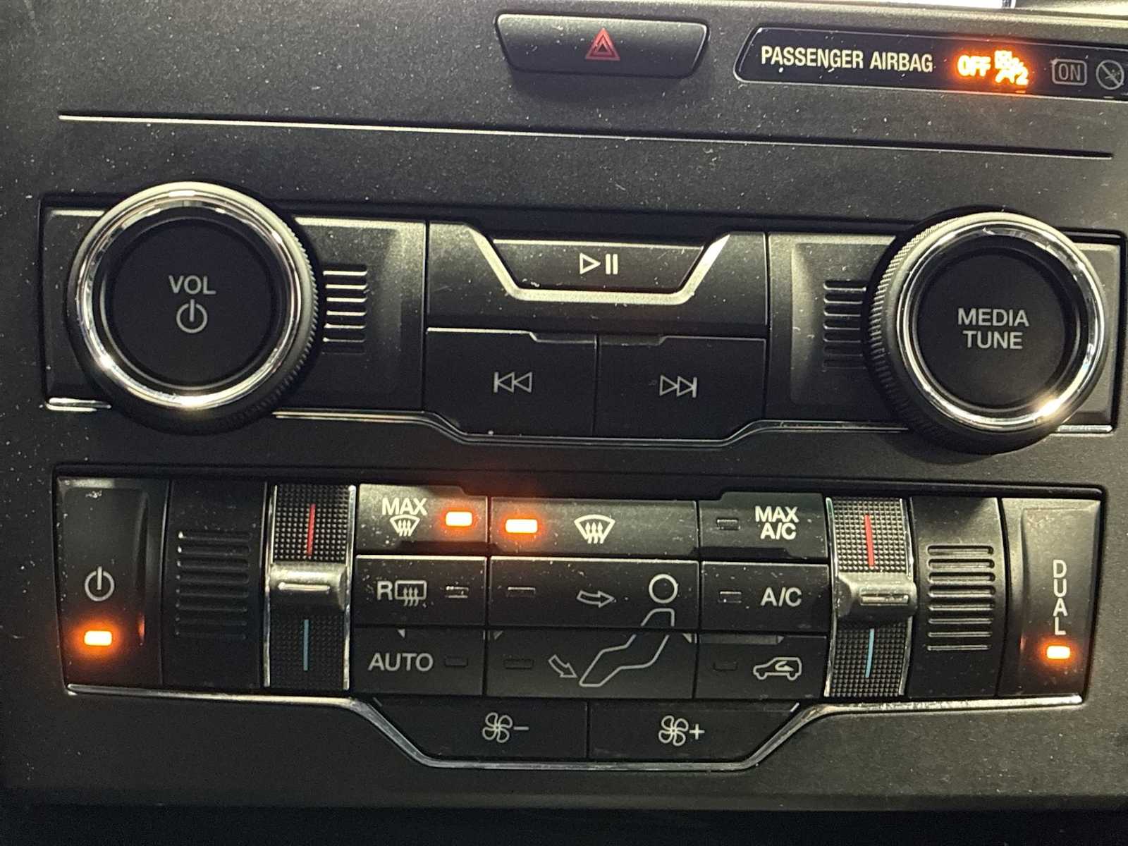 Thumbnail: 2019 Ford Explorer - 16