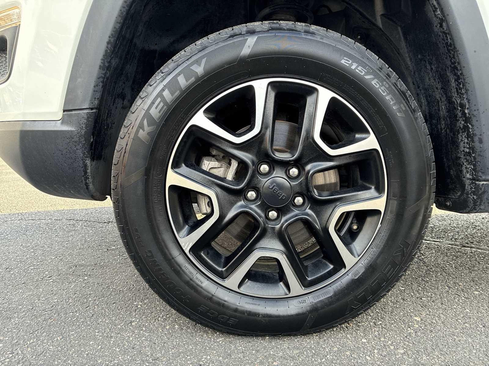 Thumbnail: 2020 Jeep Compass - 17