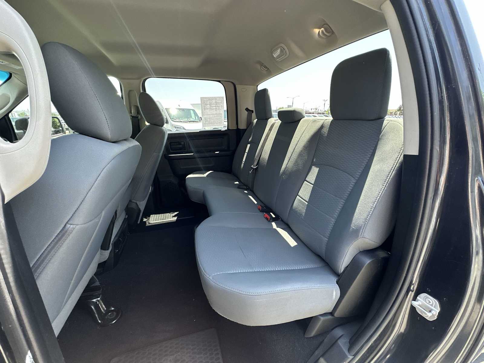 Thumbnail: 2019 RAM 1500 Classic - 23