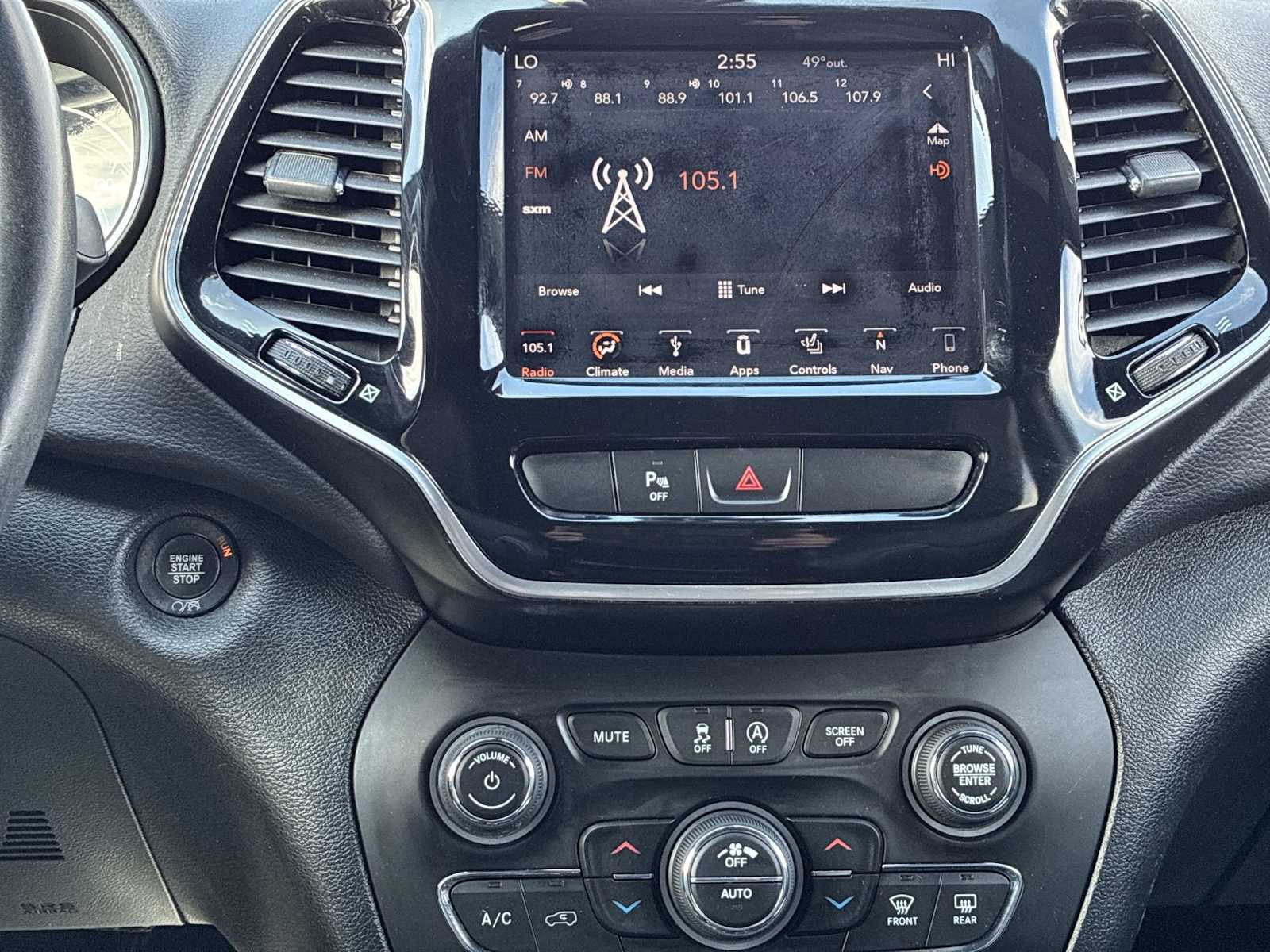 Thumbnail: 2019 Jeep Cherokee - 12