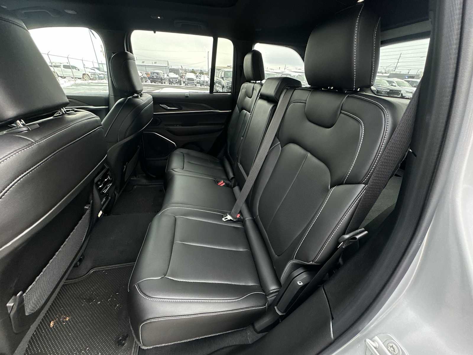 Thumbnail: 2025 Jeep Grand Cherokee - 24