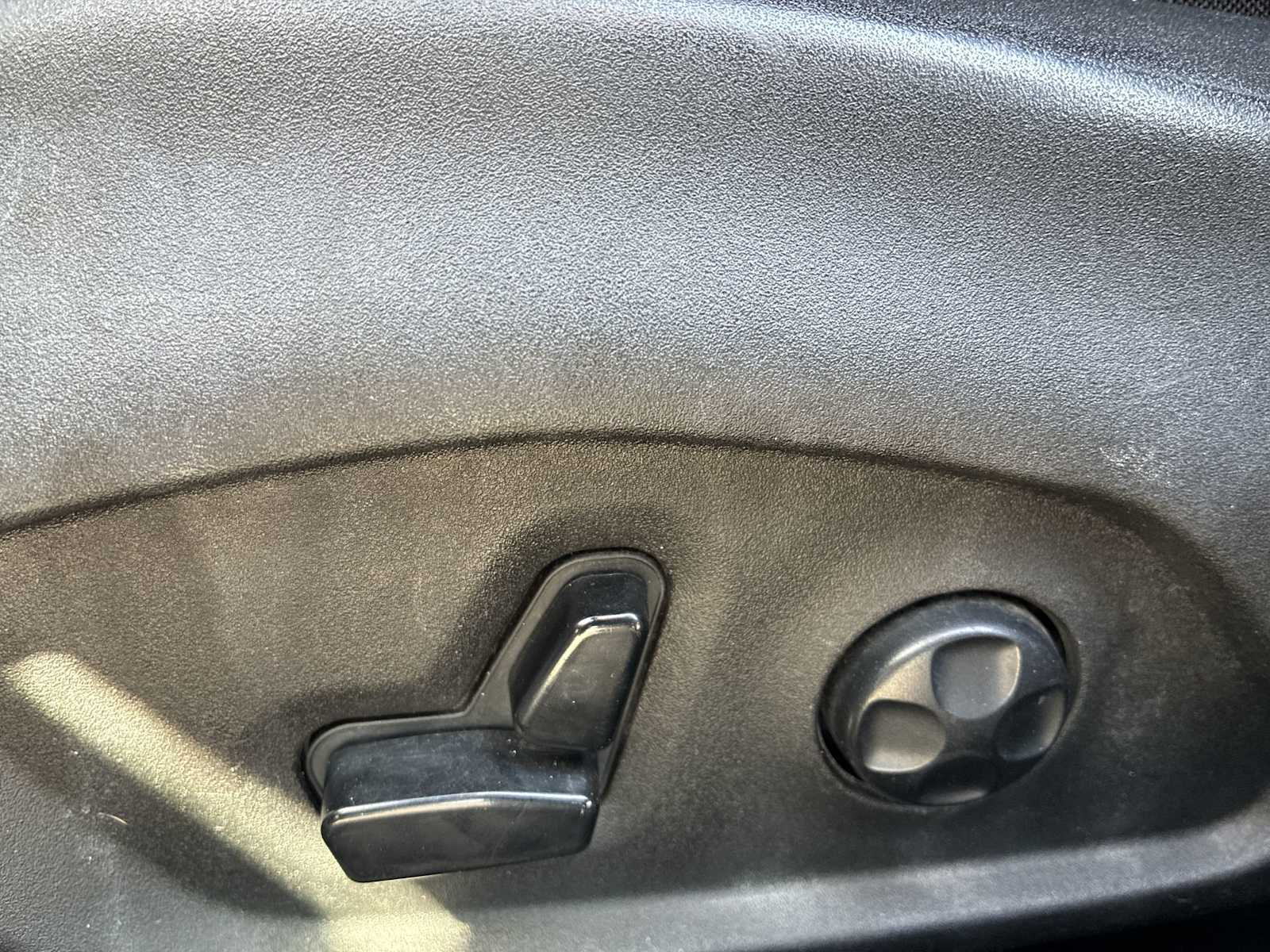 Thumbnail: 2019 Jeep Renegade - 14