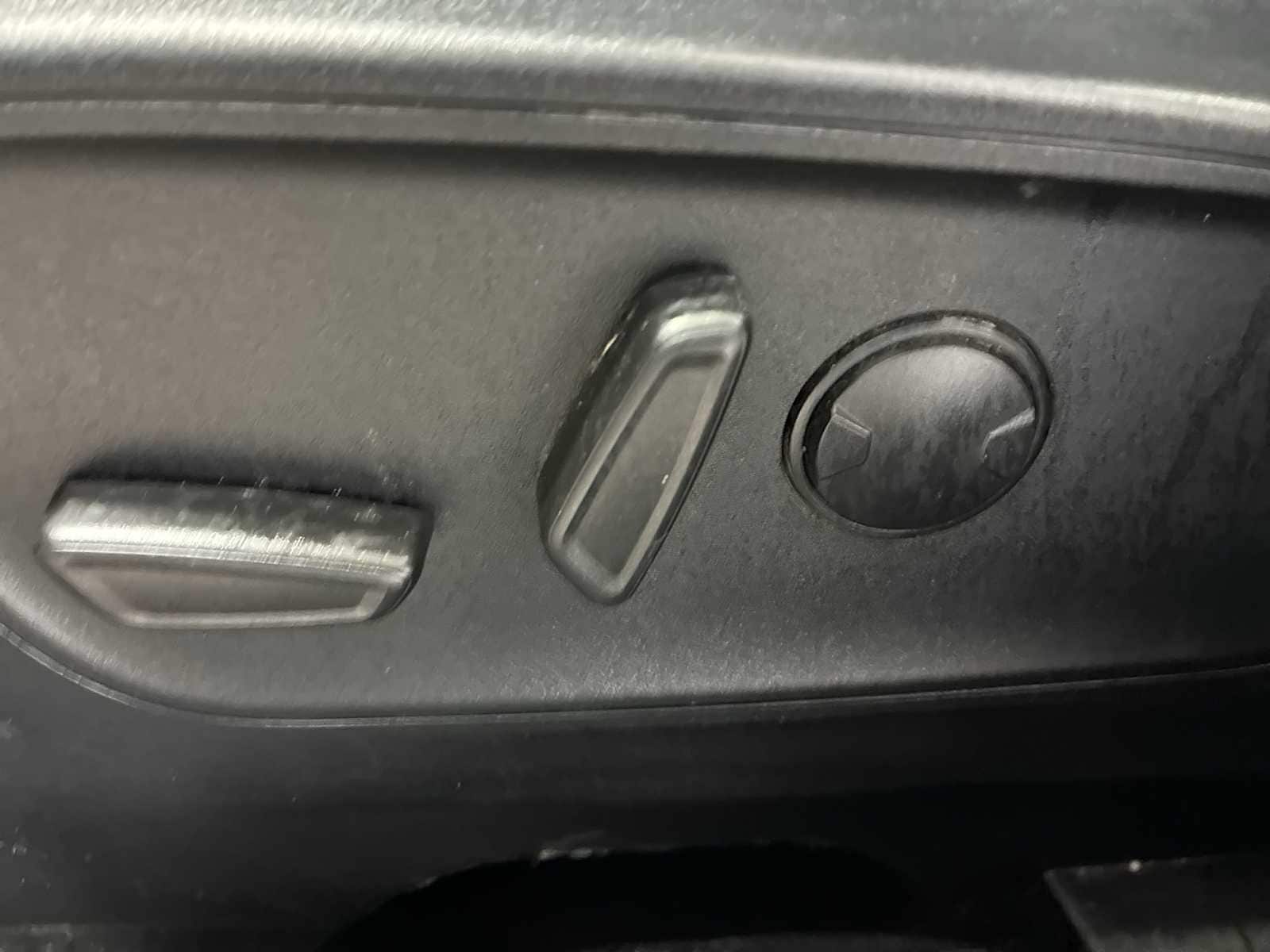 Thumbnail: 2021 Ford Escape - 14