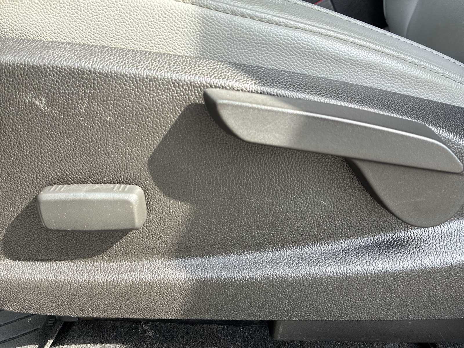 Thumbnail: 2021 Chevrolet Colorado - 14