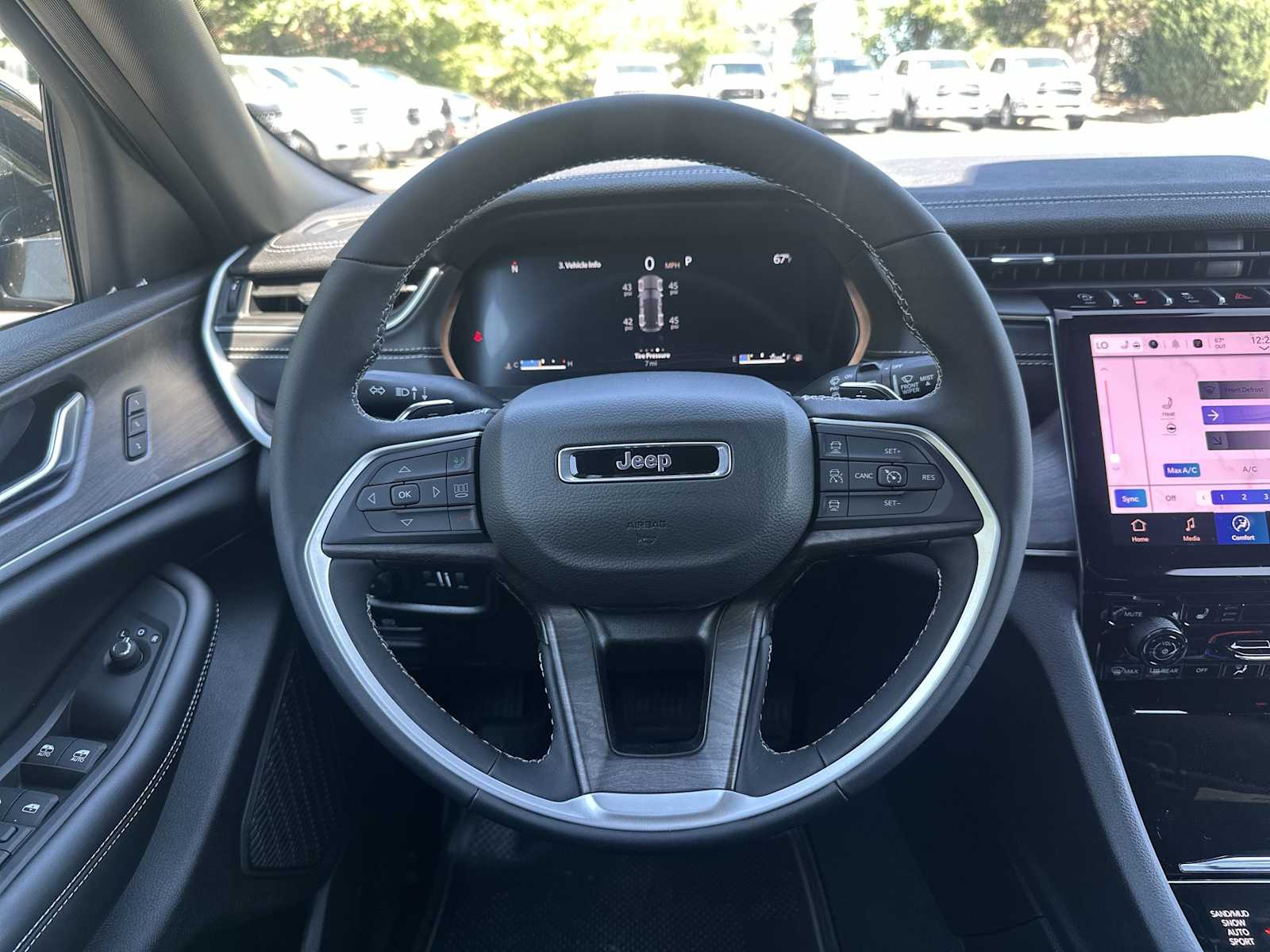 Thumbnail: 2025 Jeep Grand Cherokee - 11