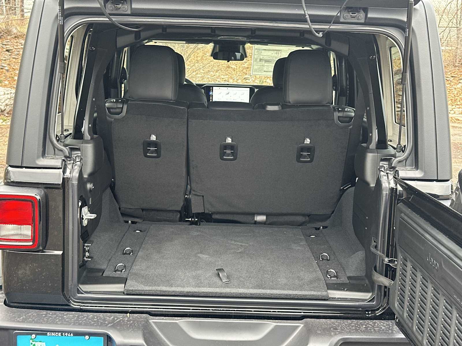 Thumbnail: 2026 Jeep Wrangler - 18