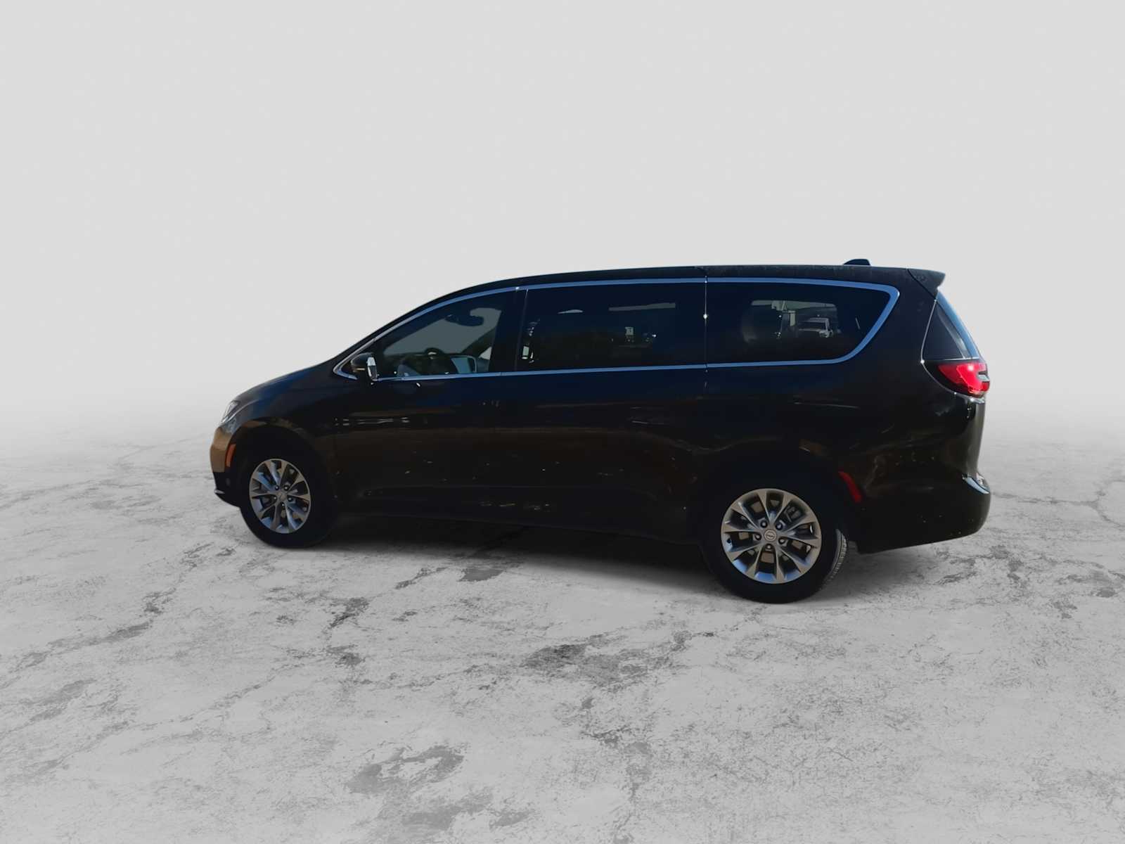 Thumbnail: 2026 Chrysler Pacifica - 6