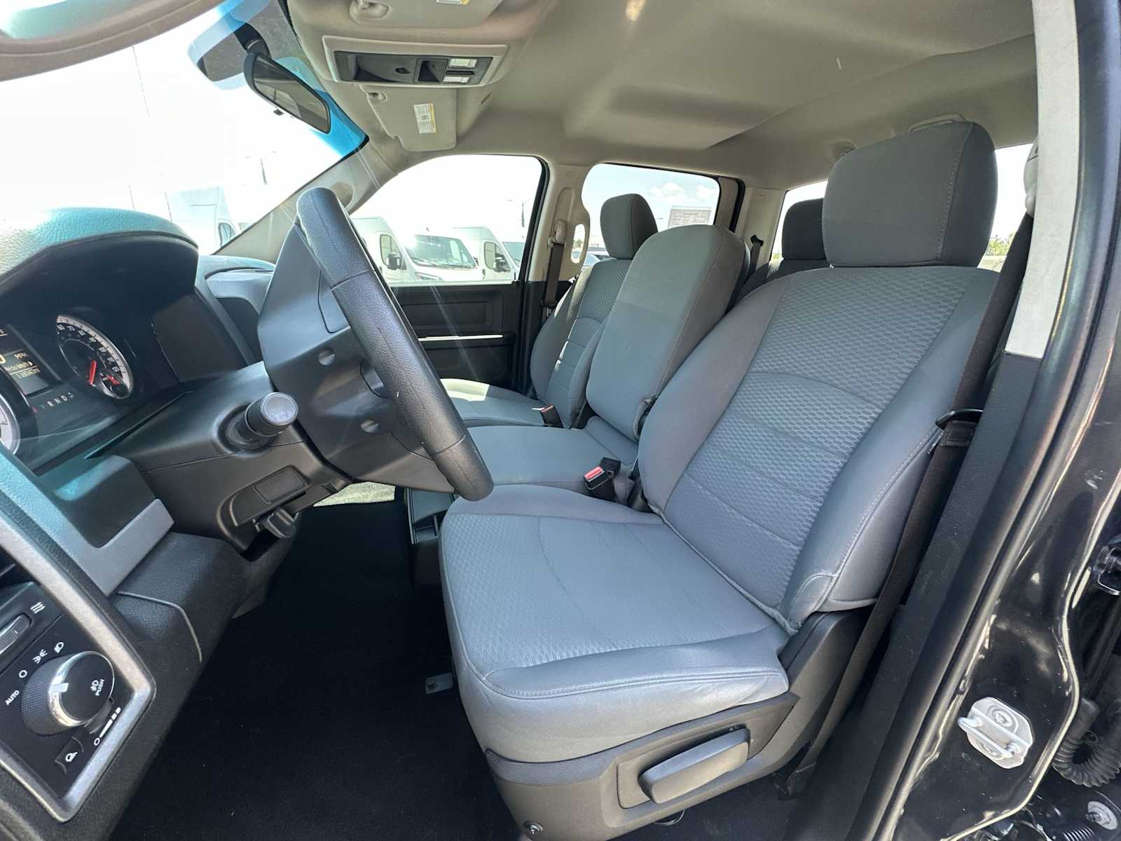 Thumbnail: 2019 RAM 1500 Classic - 13