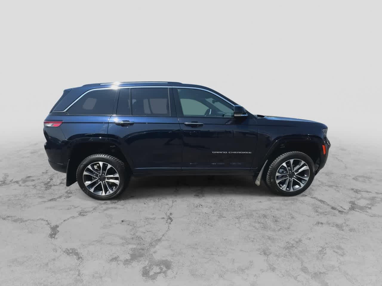 Thumbnail: 2023 Jeep Grand Cherokee - 9