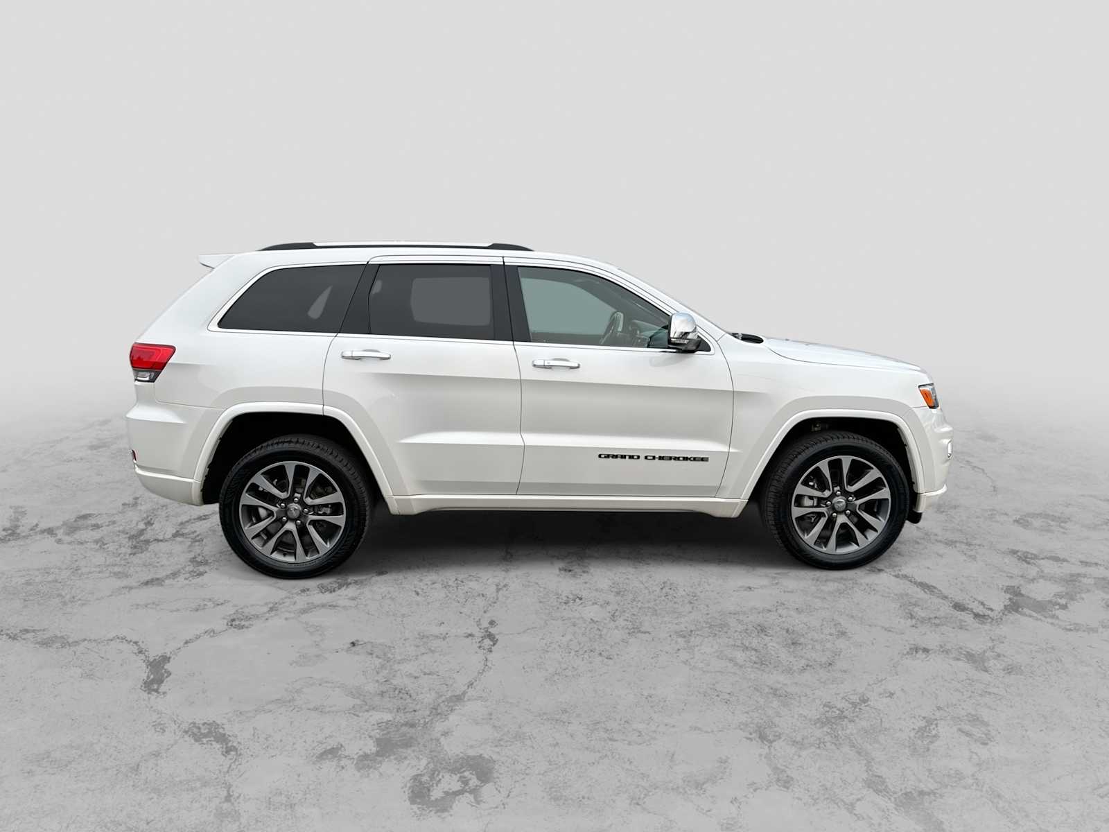 Thumbnail: 2017 Jeep Grand Cherokee - 9